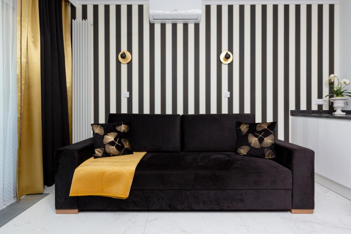 Mennica Residence - City Center Apartments by Renters view 3