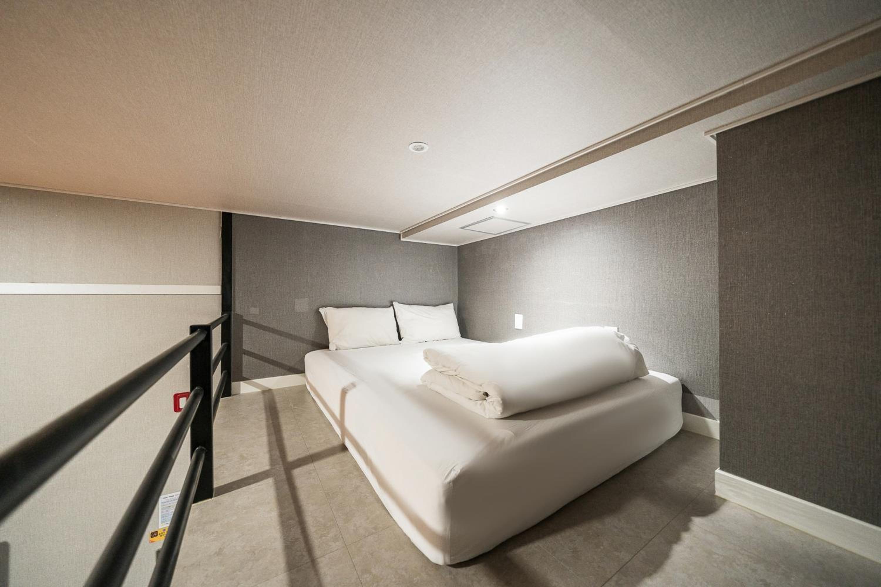 Restia Hotel Suwon Station