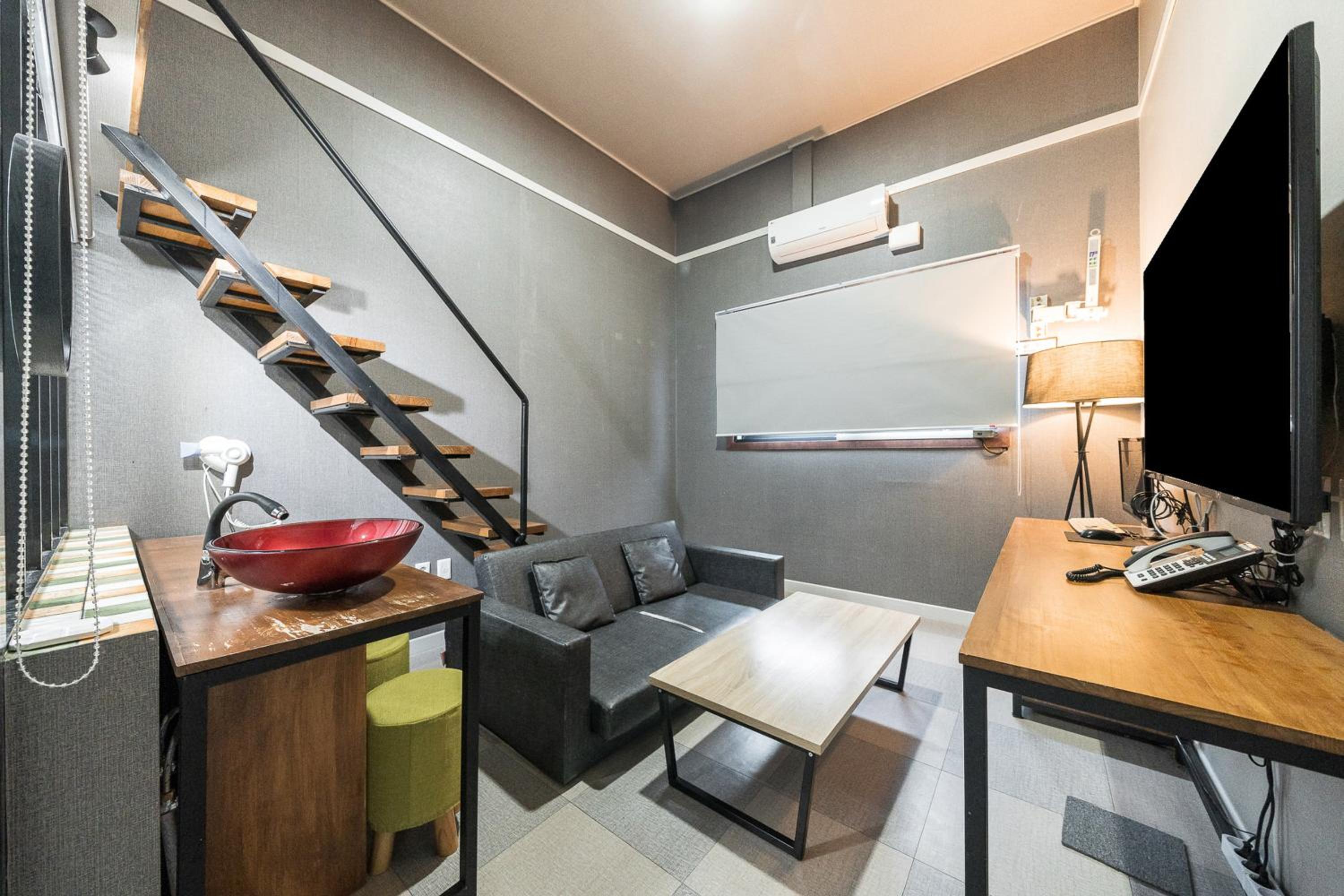 Restia Hotel Suwon Station