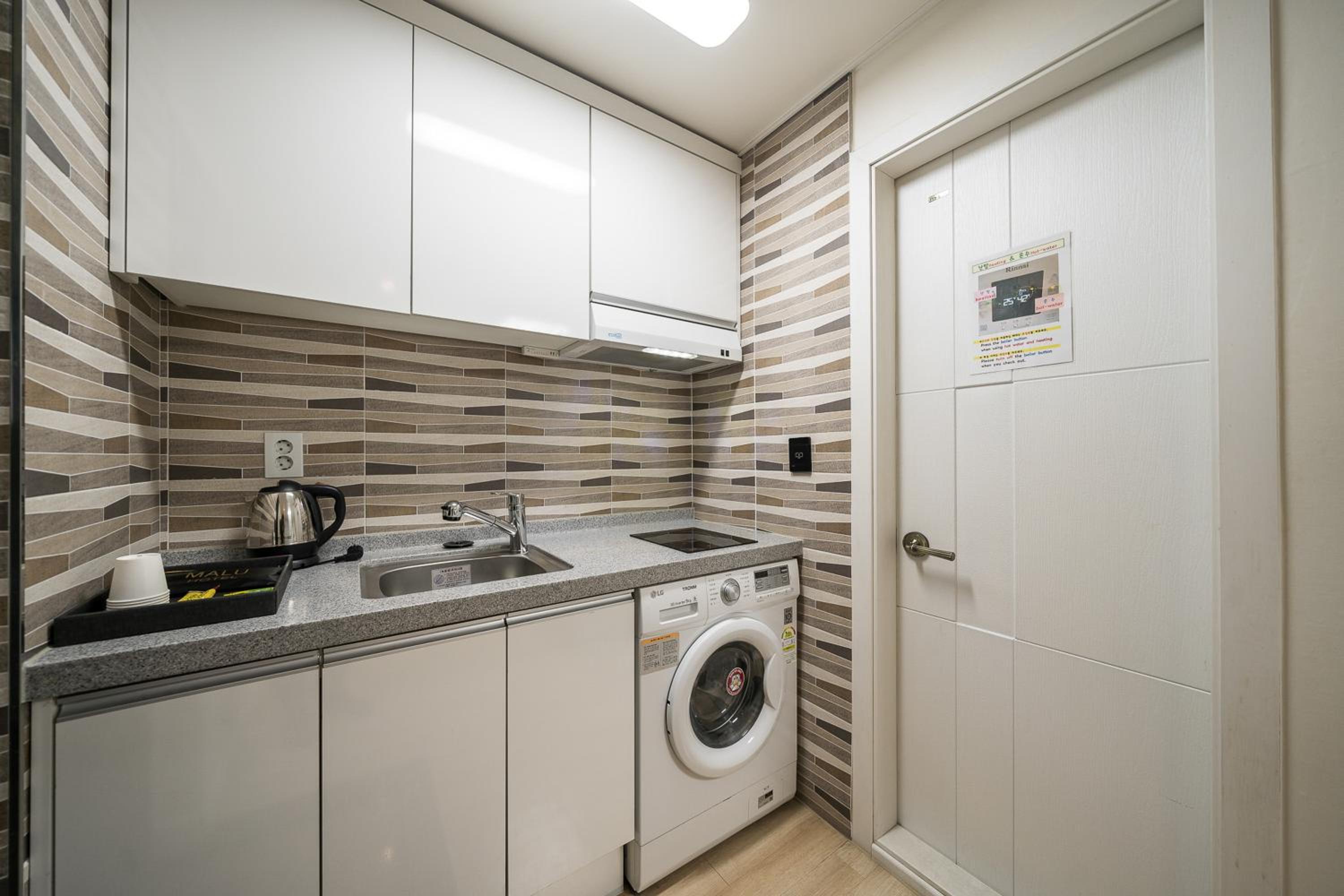 Restia Hotel Suwon Station