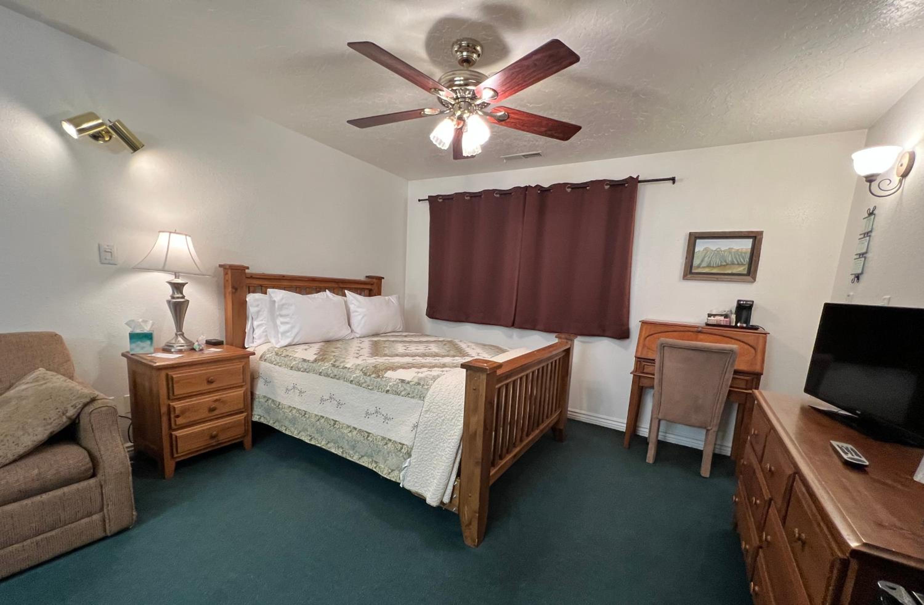 THE SNUGGLE INN