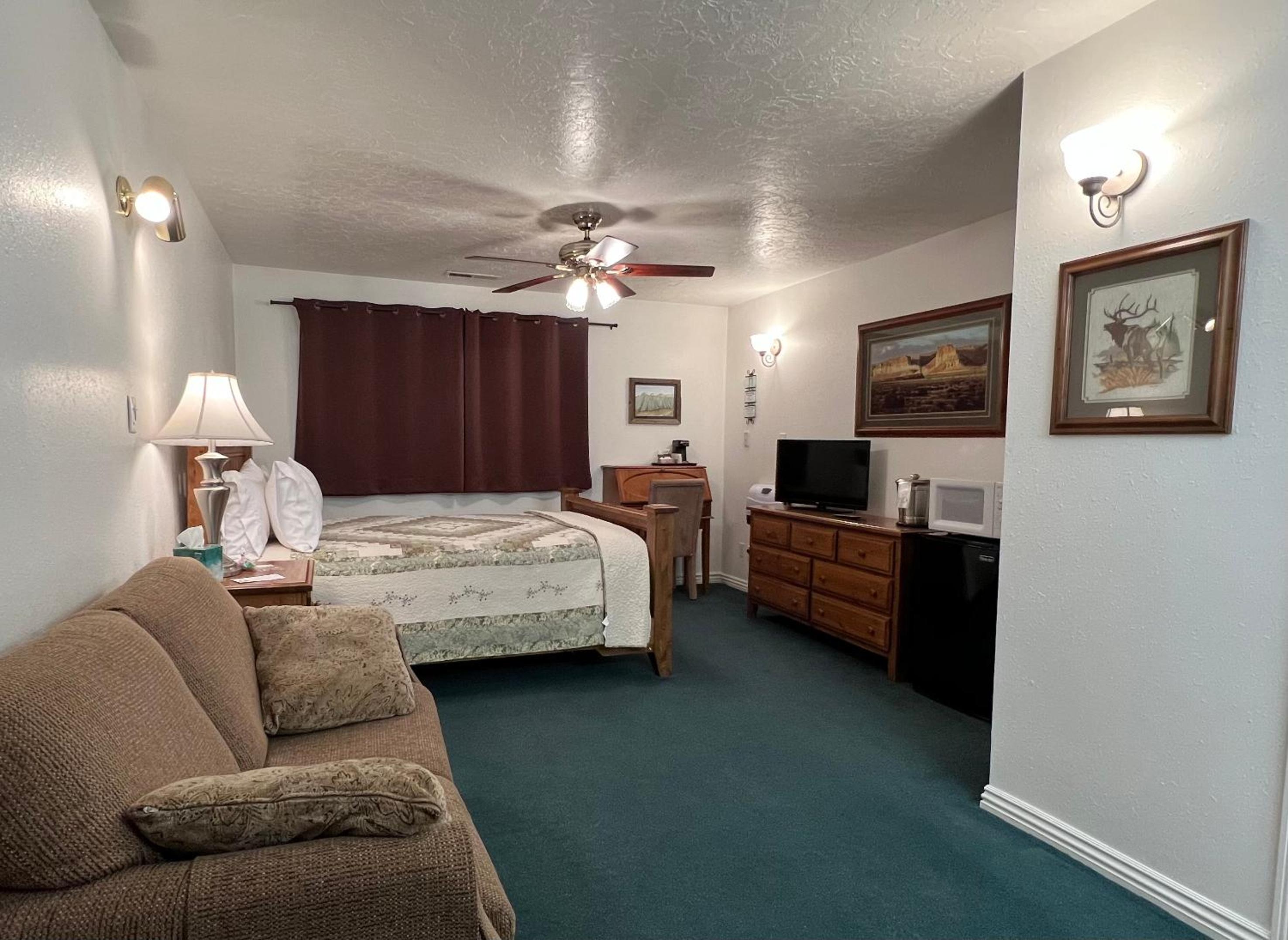 THE SNUGGLE INN