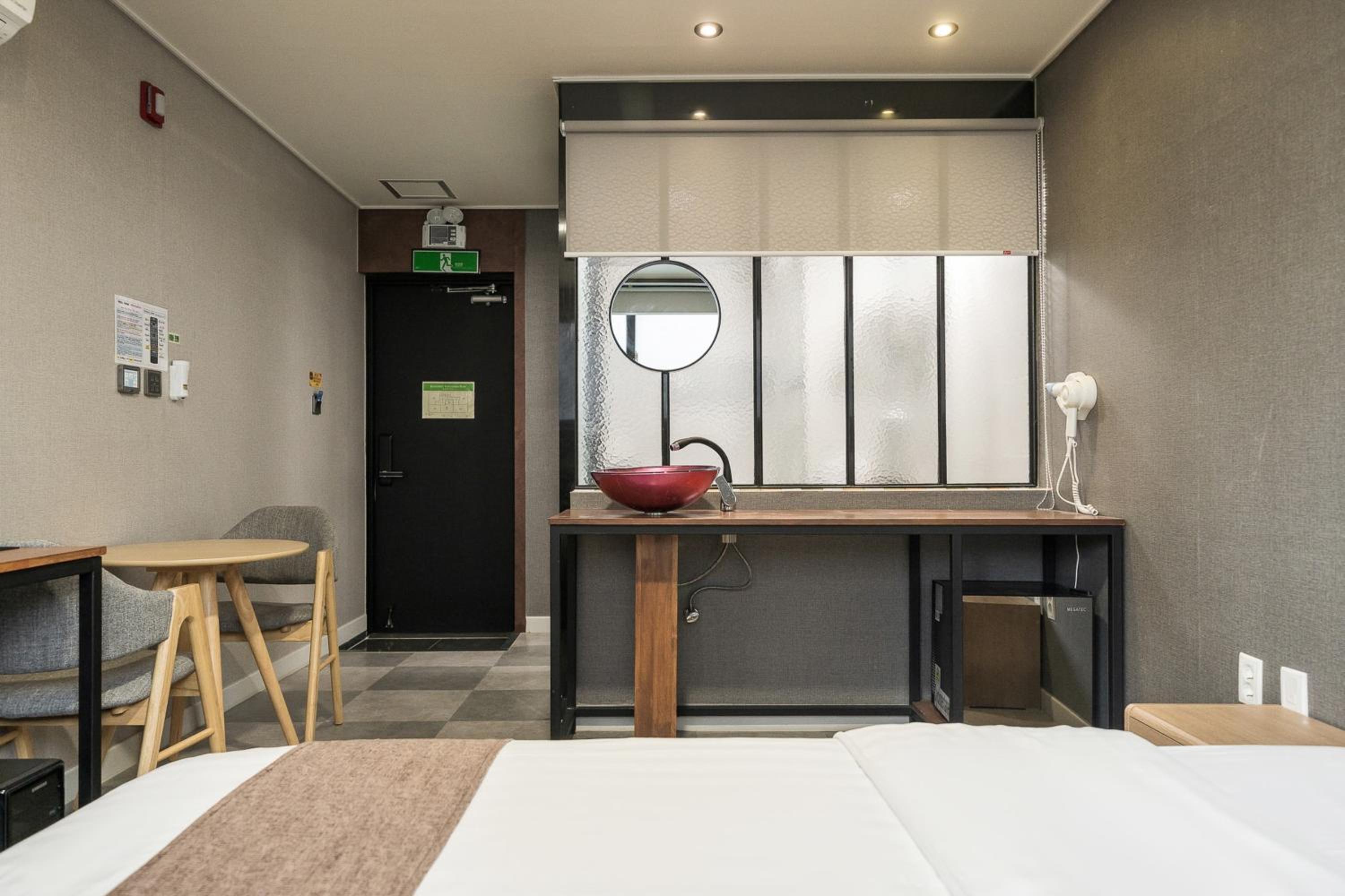 Restia Hotel Suwon Station