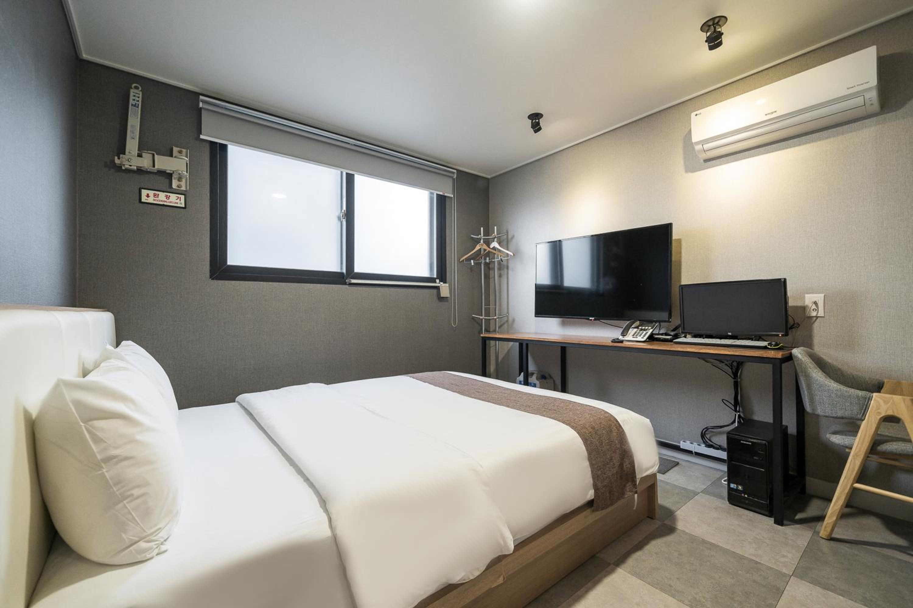 Restia Hotel Suwon Station
