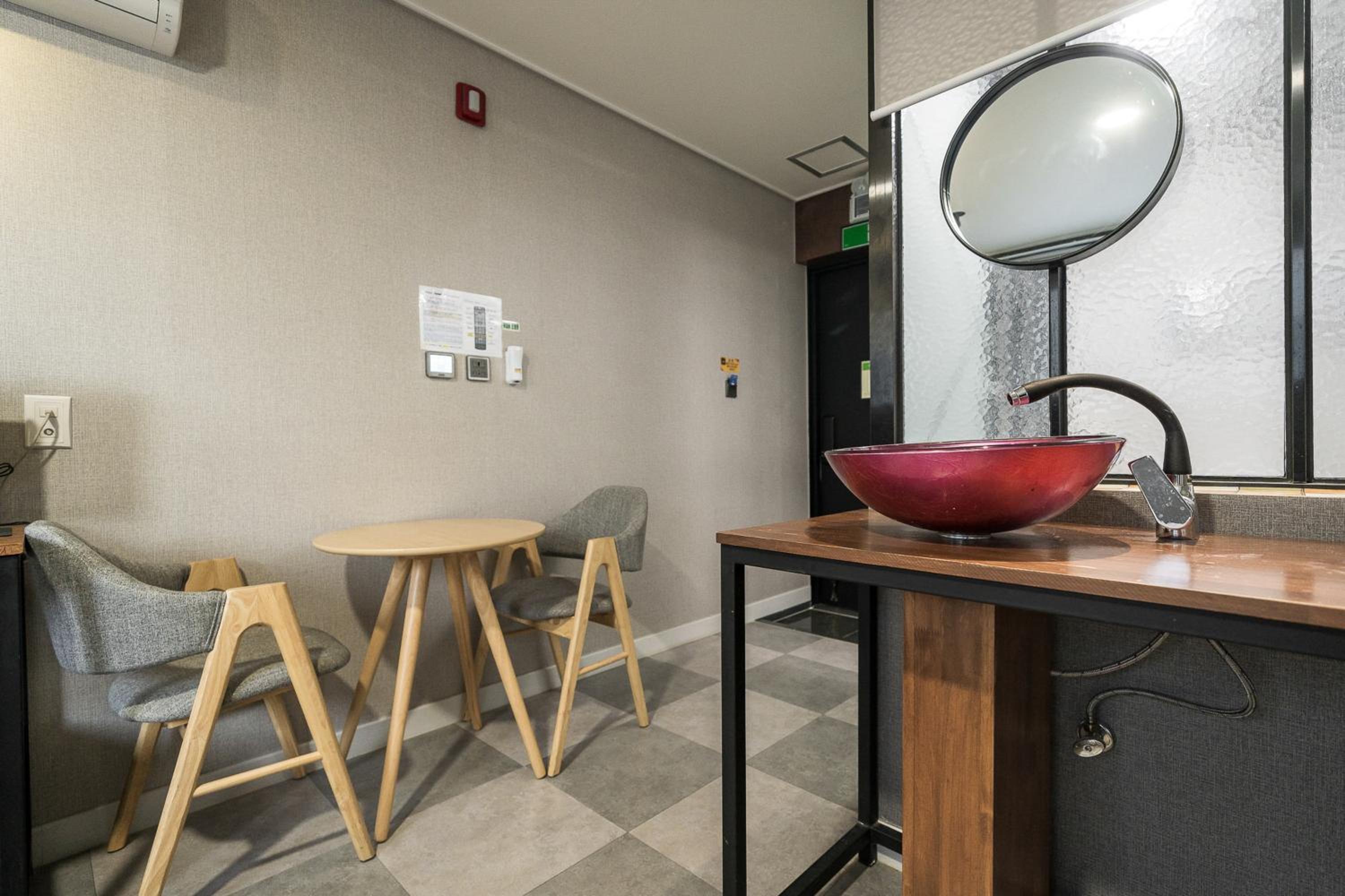 Restia Hotel Suwon Station