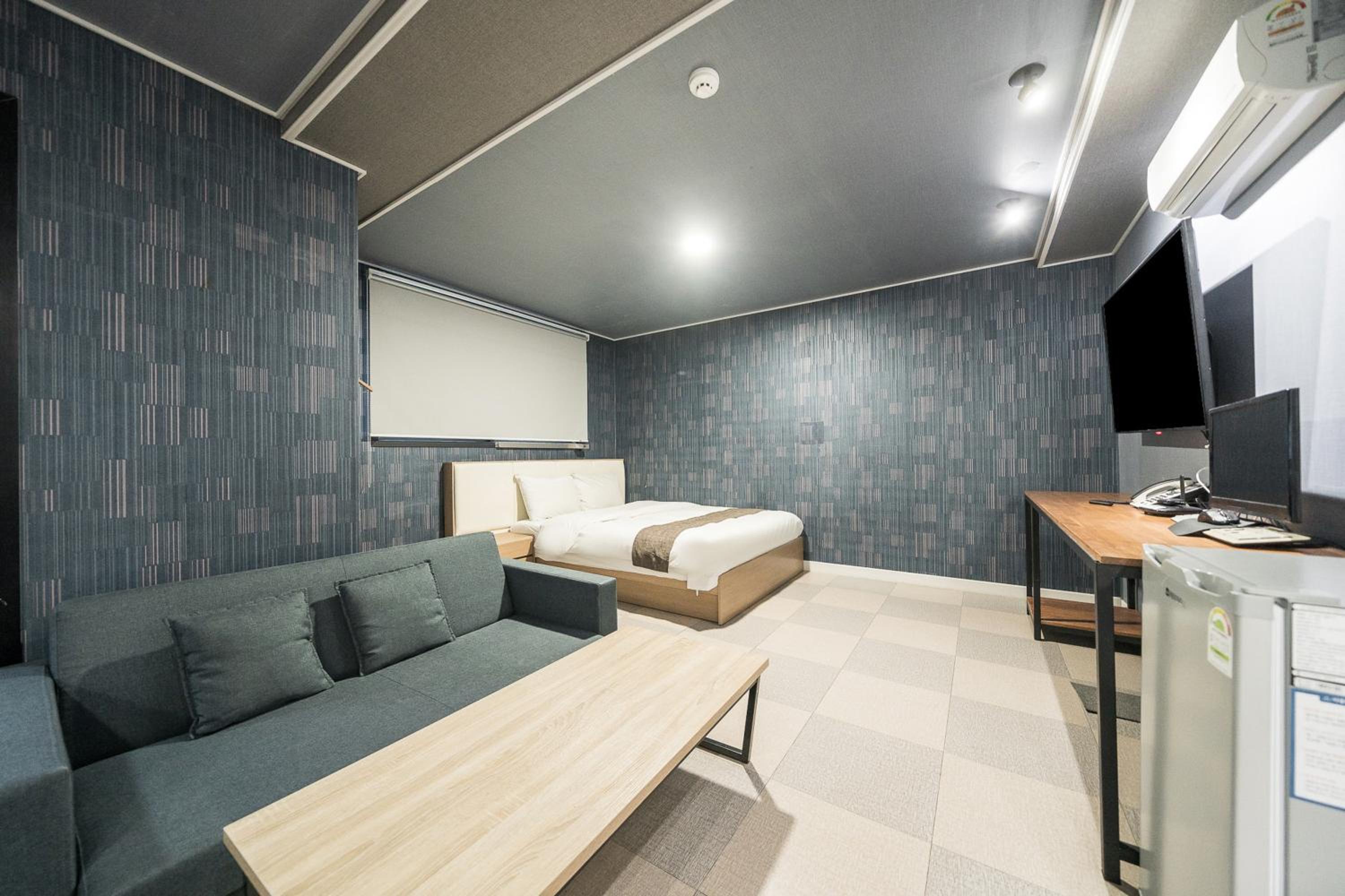 Restia Hotel Suwon Station