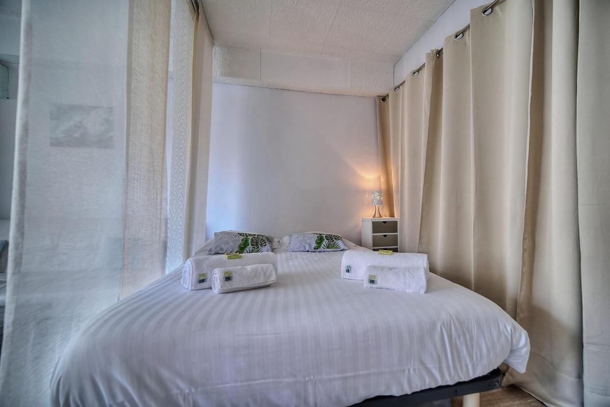 IMMOGROOM - Near the city centre and the beach - Air conditioning - Terrace photo 4