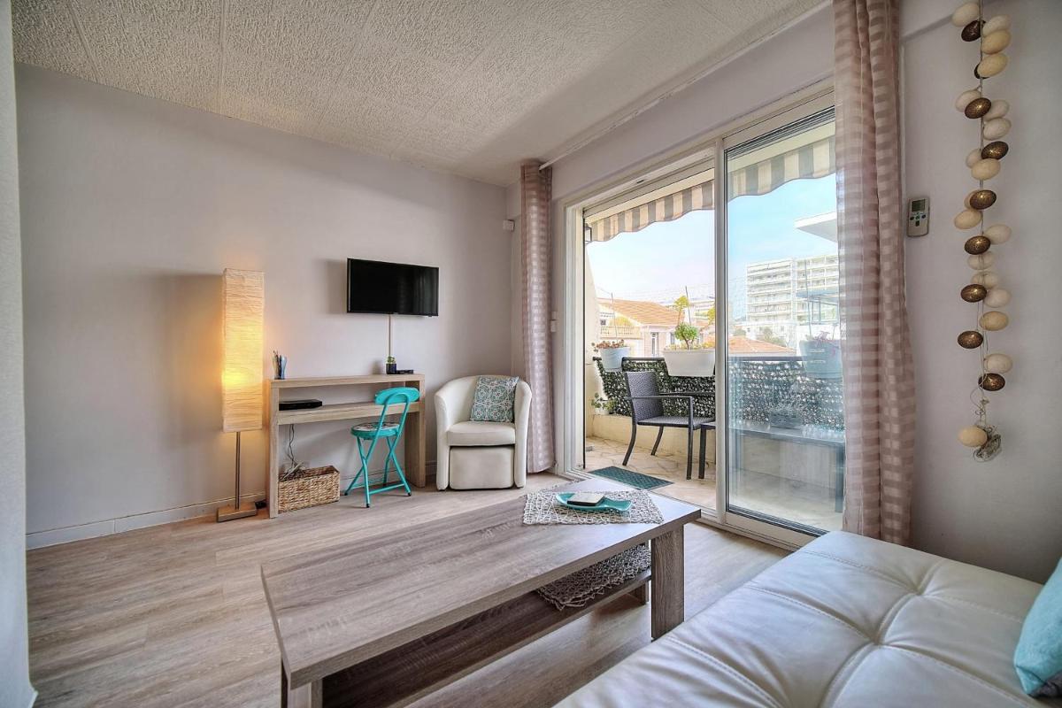 IMMOGROOM - Near the city centre and the beach - Air conditioning - Terrace photo 2