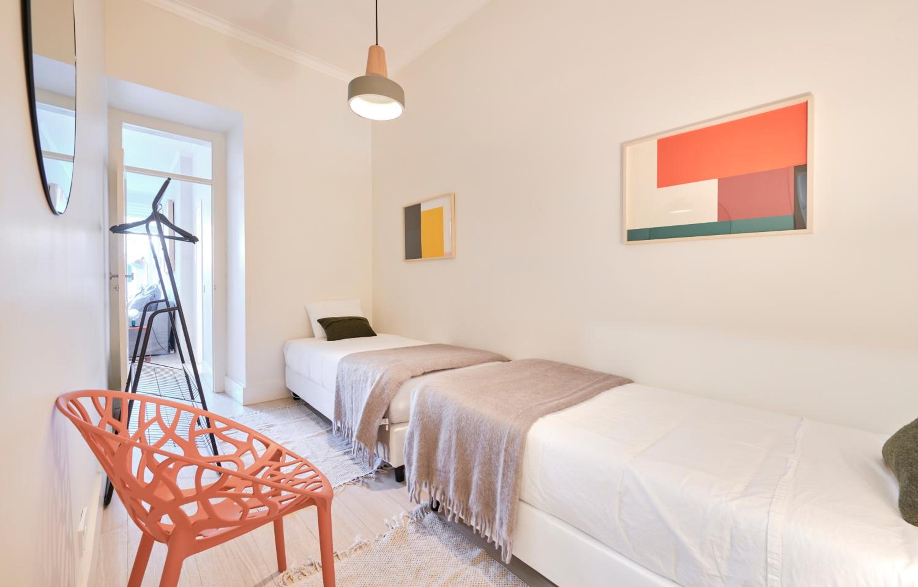Charming 3BR APT w/ patio, by TimeCooler view 4