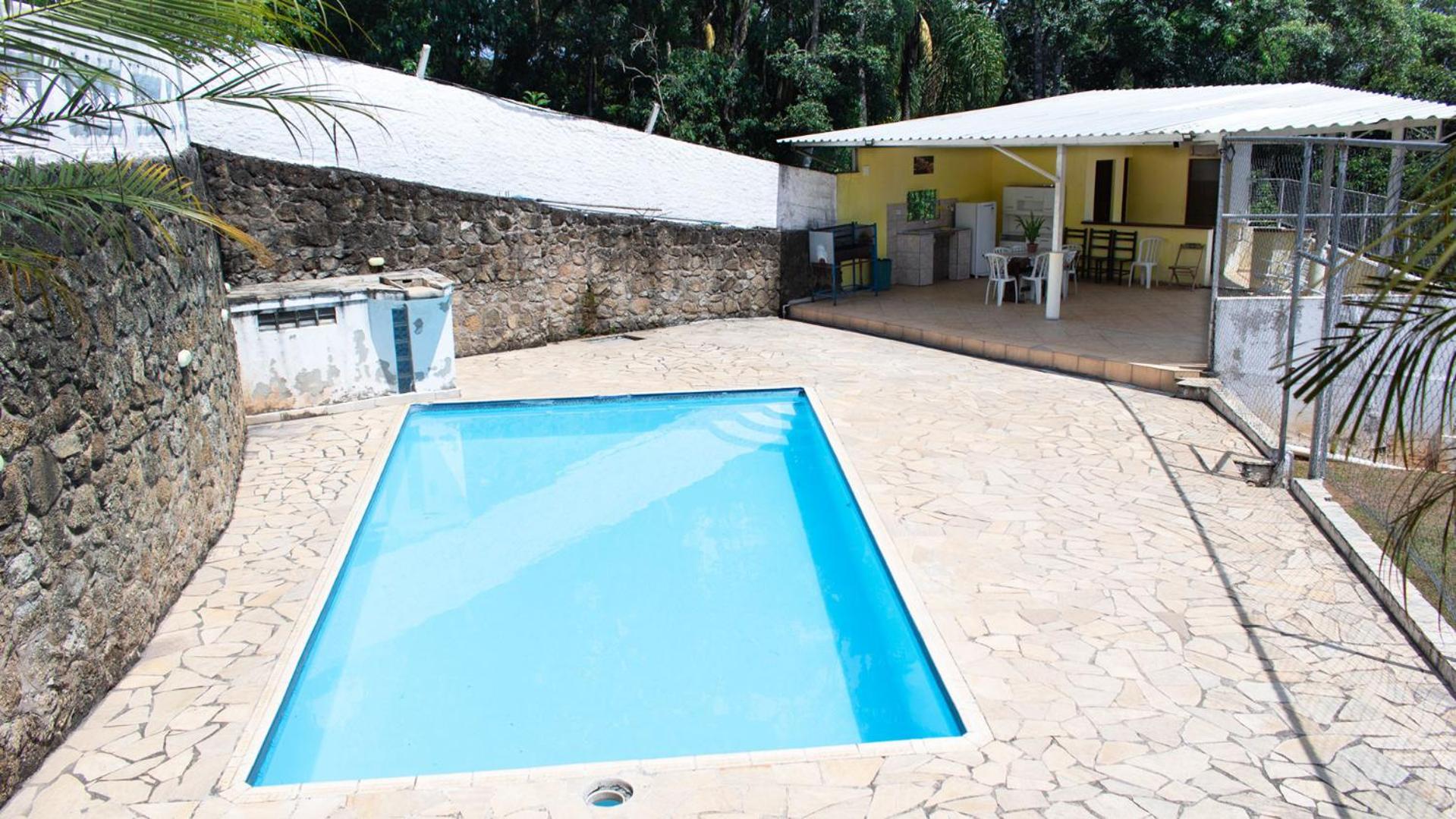 Casa de campo c piscina e churrasq em Mairipora SP