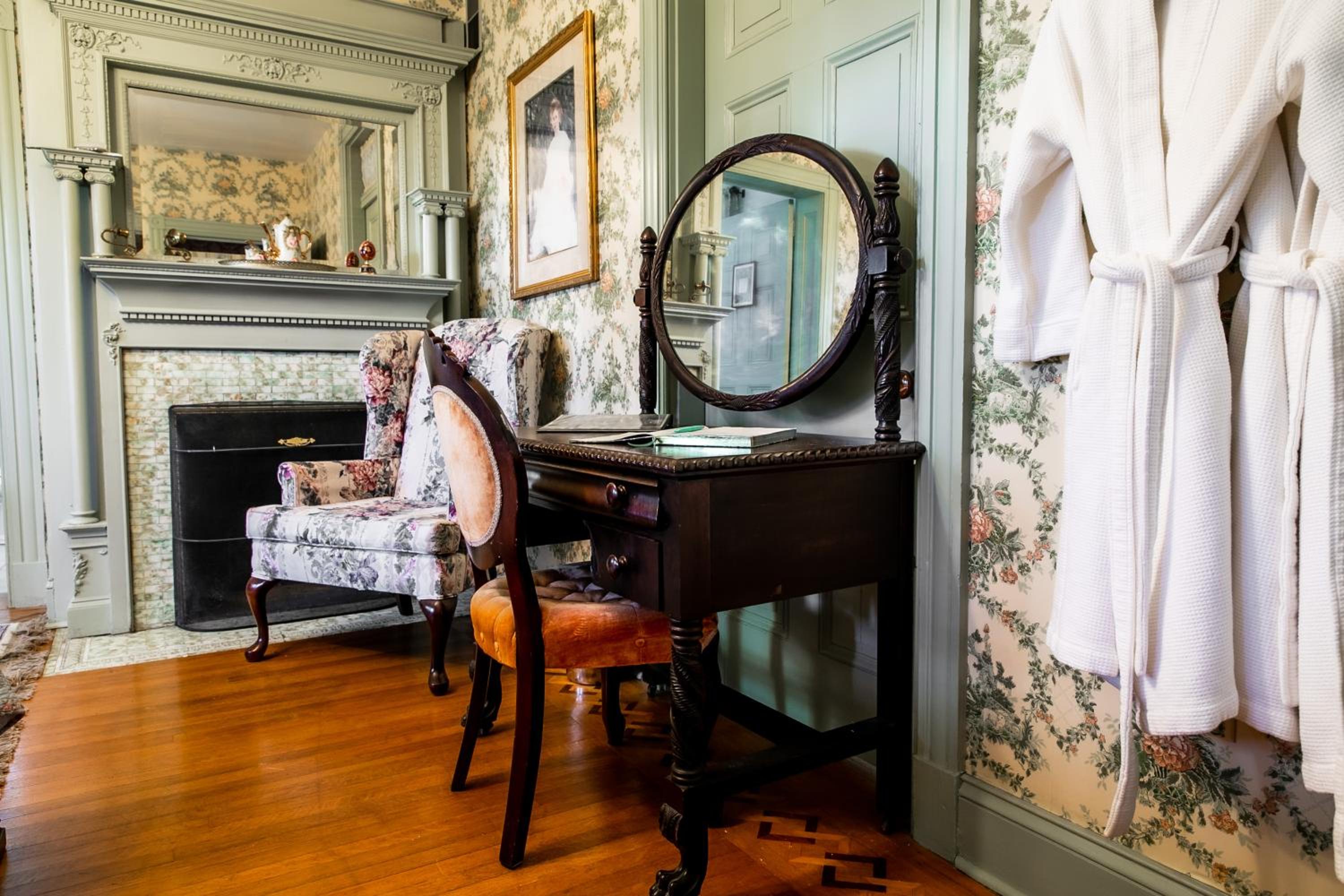 New York City Vacations - The Emig Mansion - Property Image 24
