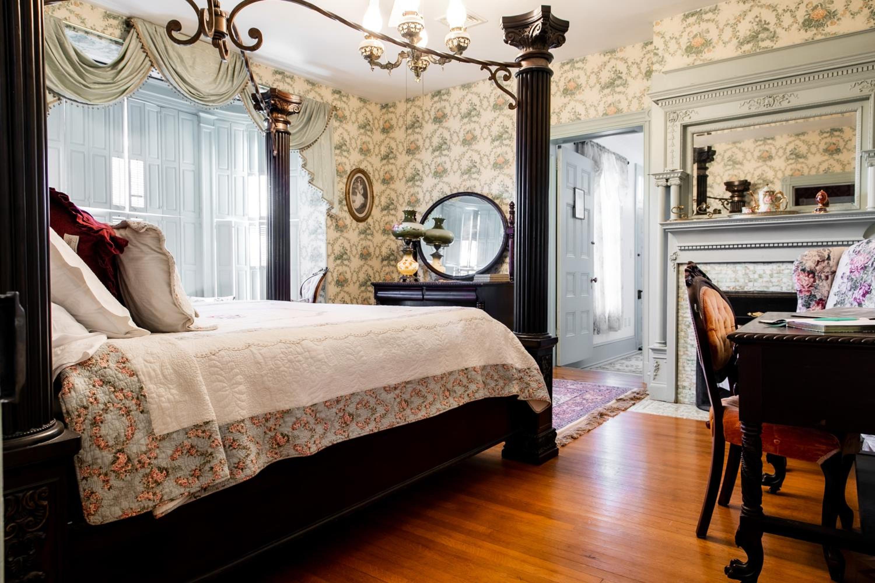New York City Vacations - The Emig Mansion - Property Image 27