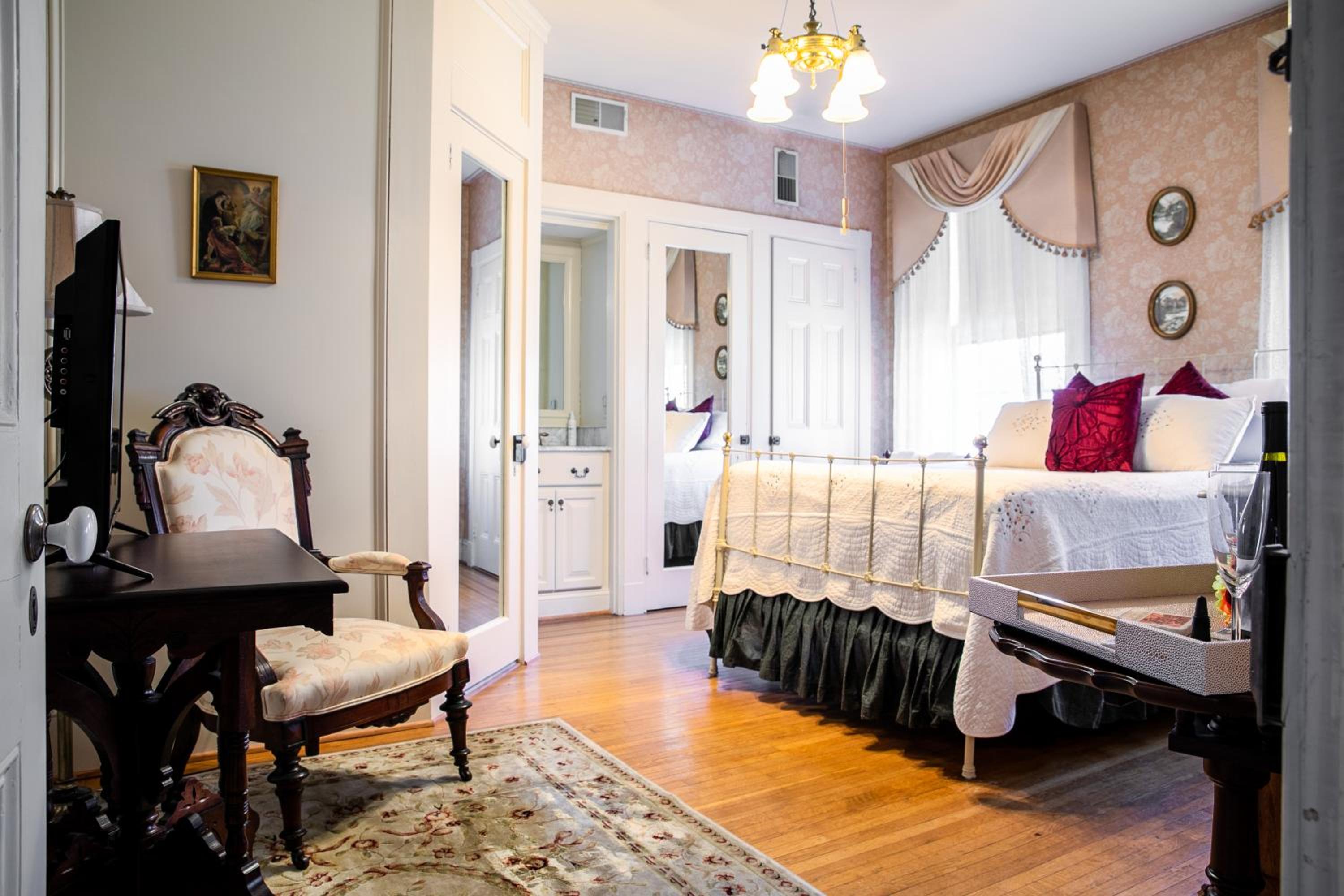 New York City Vacations - The Emig Mansion - Property Image 29