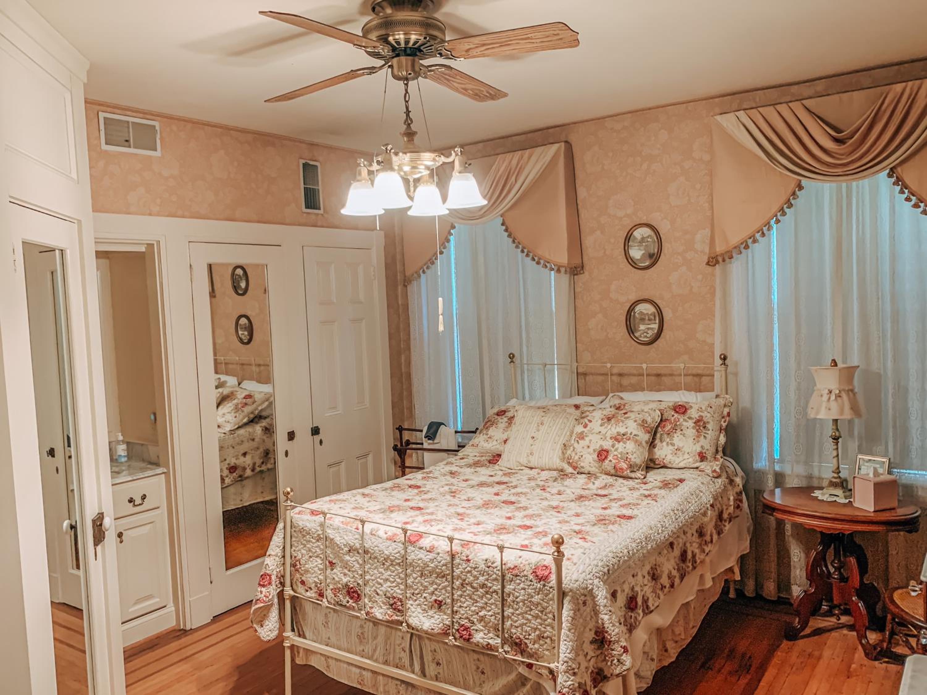 New York City Vacations - The Emig Mansion - Property Image 37