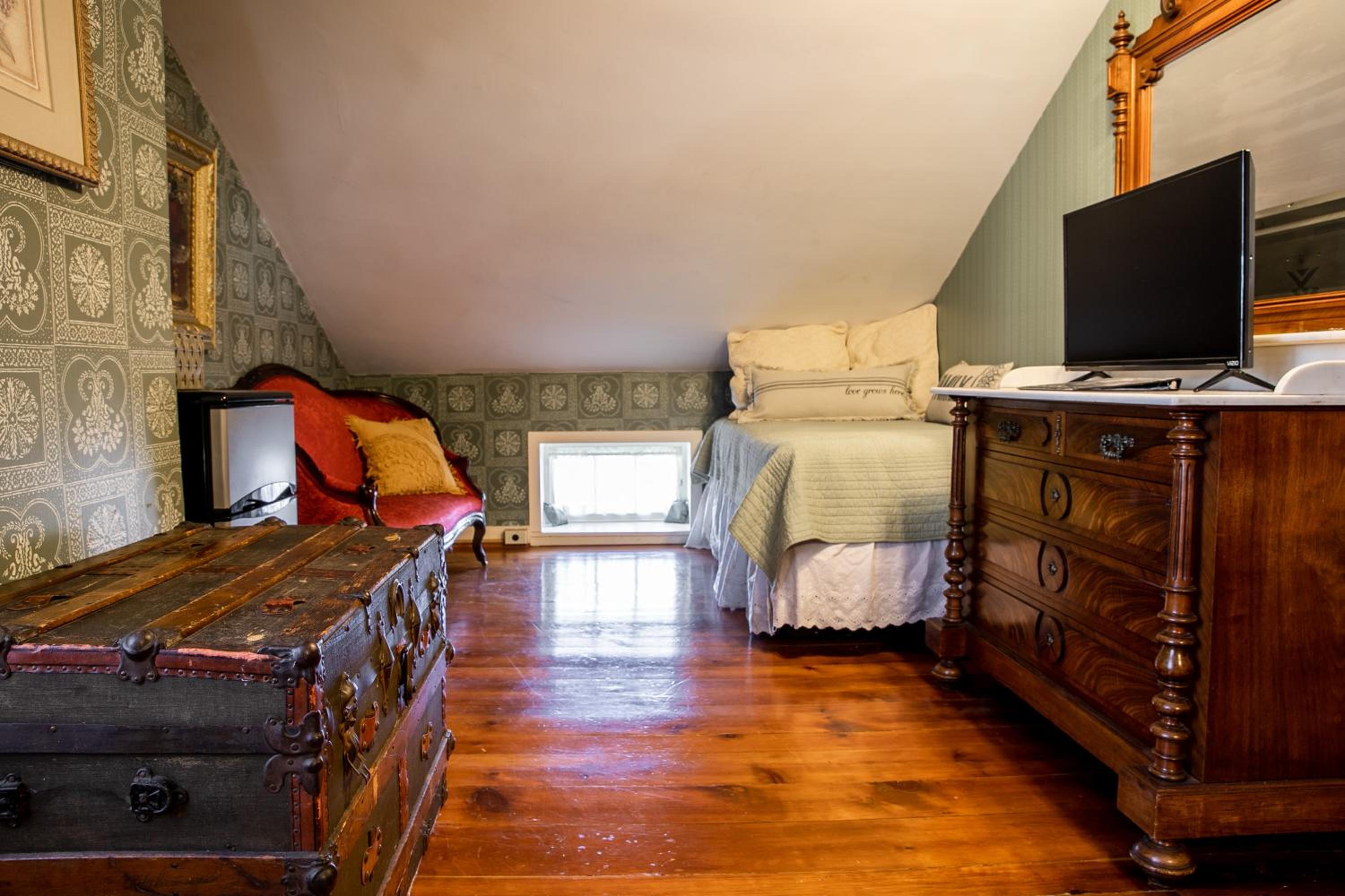 New York City Vacations - The Emig Mansion - Property Image 100