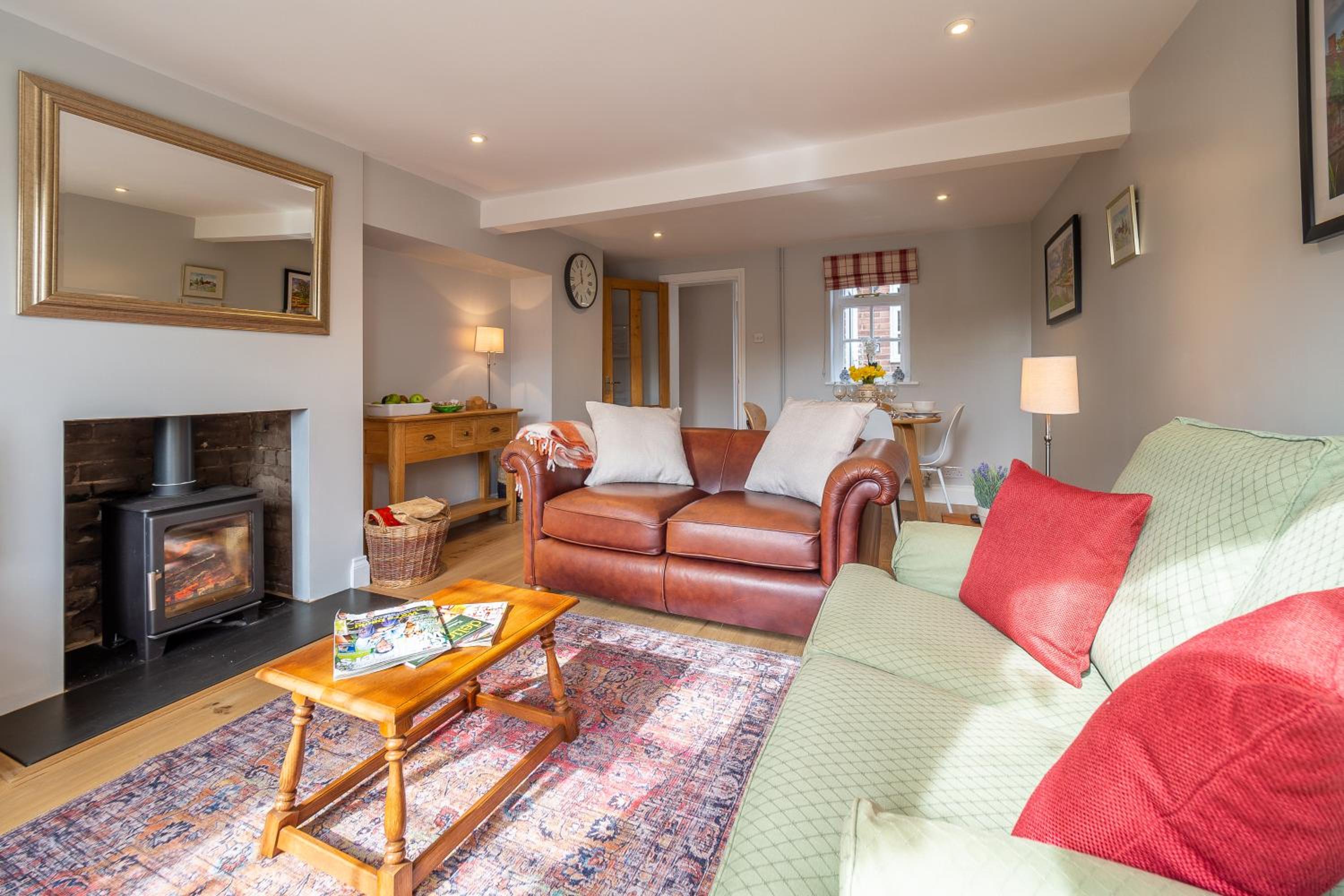 Adorable cottage with a log burner in heavenly village - Constable Lodge view 5