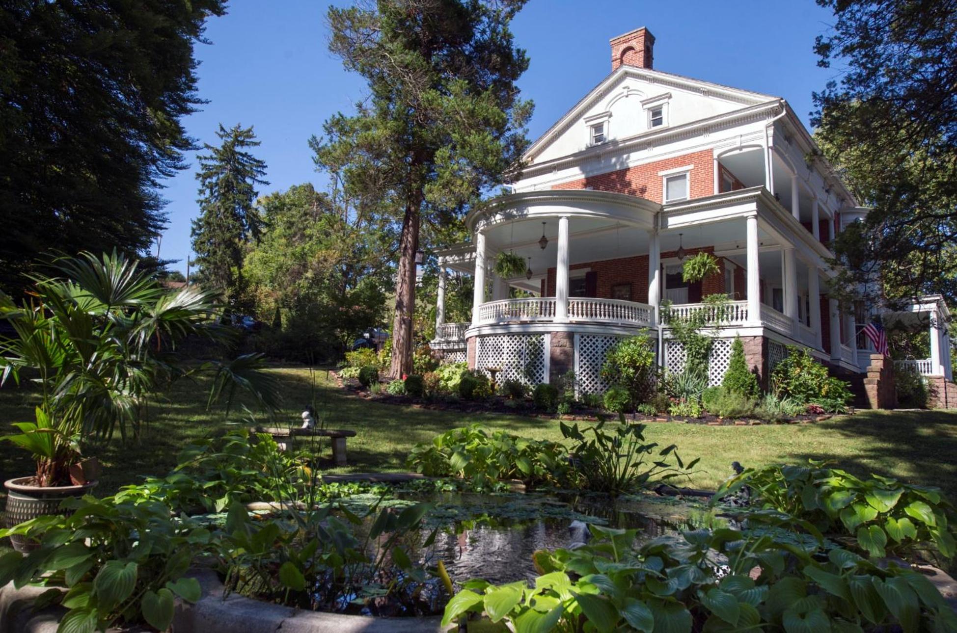 New York City Vacations - The Emig Mansion - Property Image 1