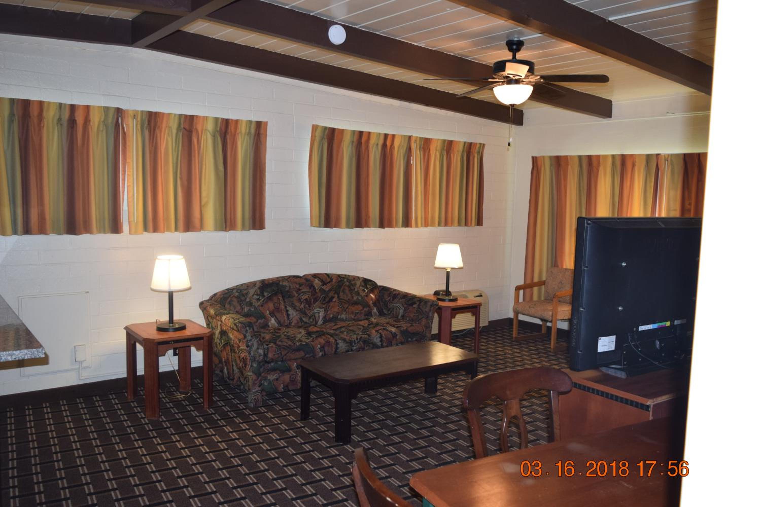 Stanlunds Inn and Suites - Property Image 33