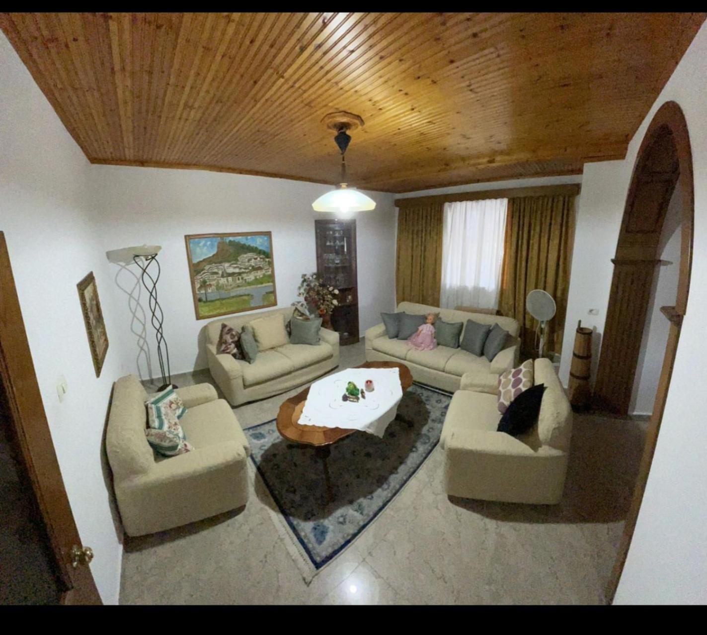 Eni entire guesthouse parking on site