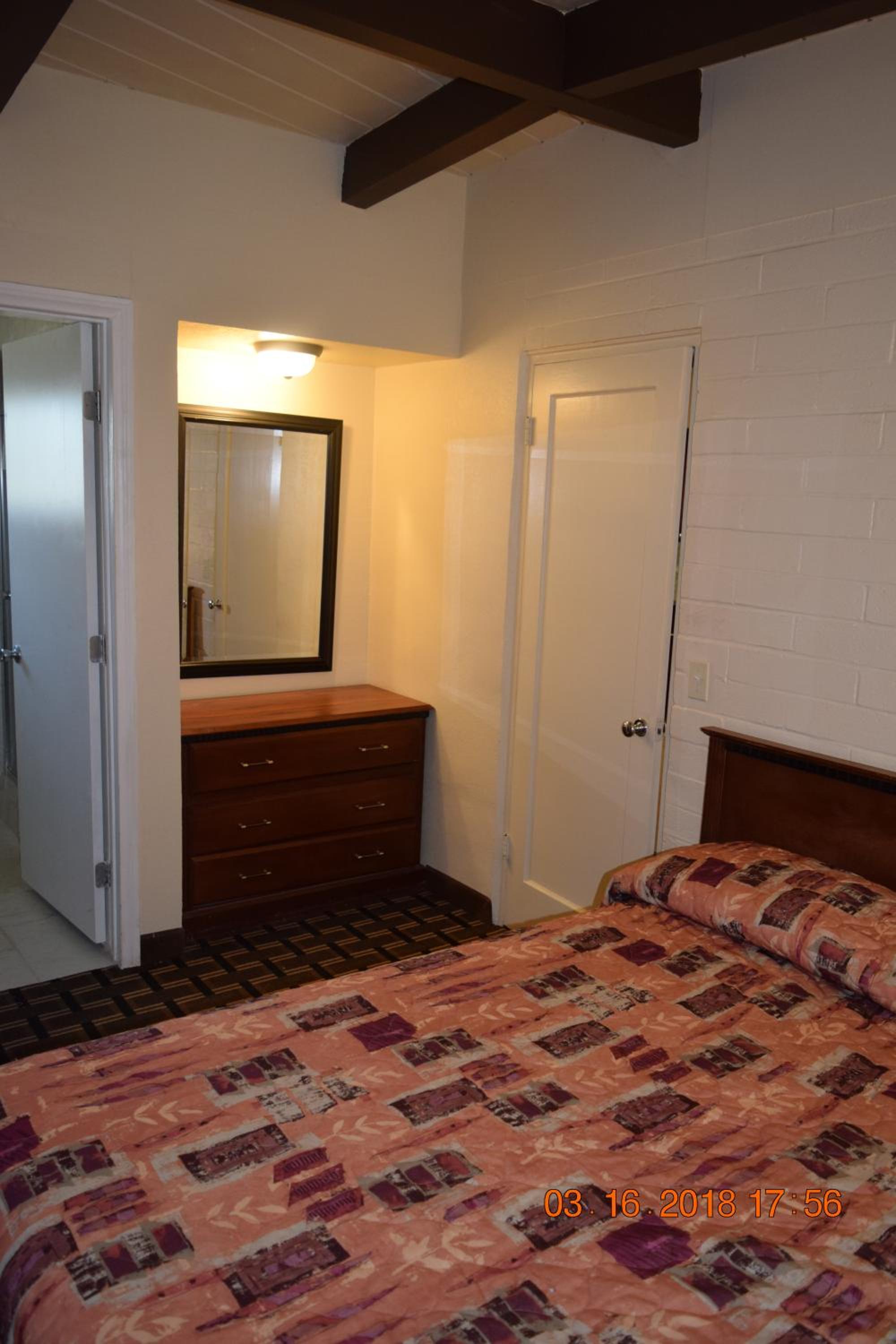 Stanlunds Inn and Suites - Property Image 39