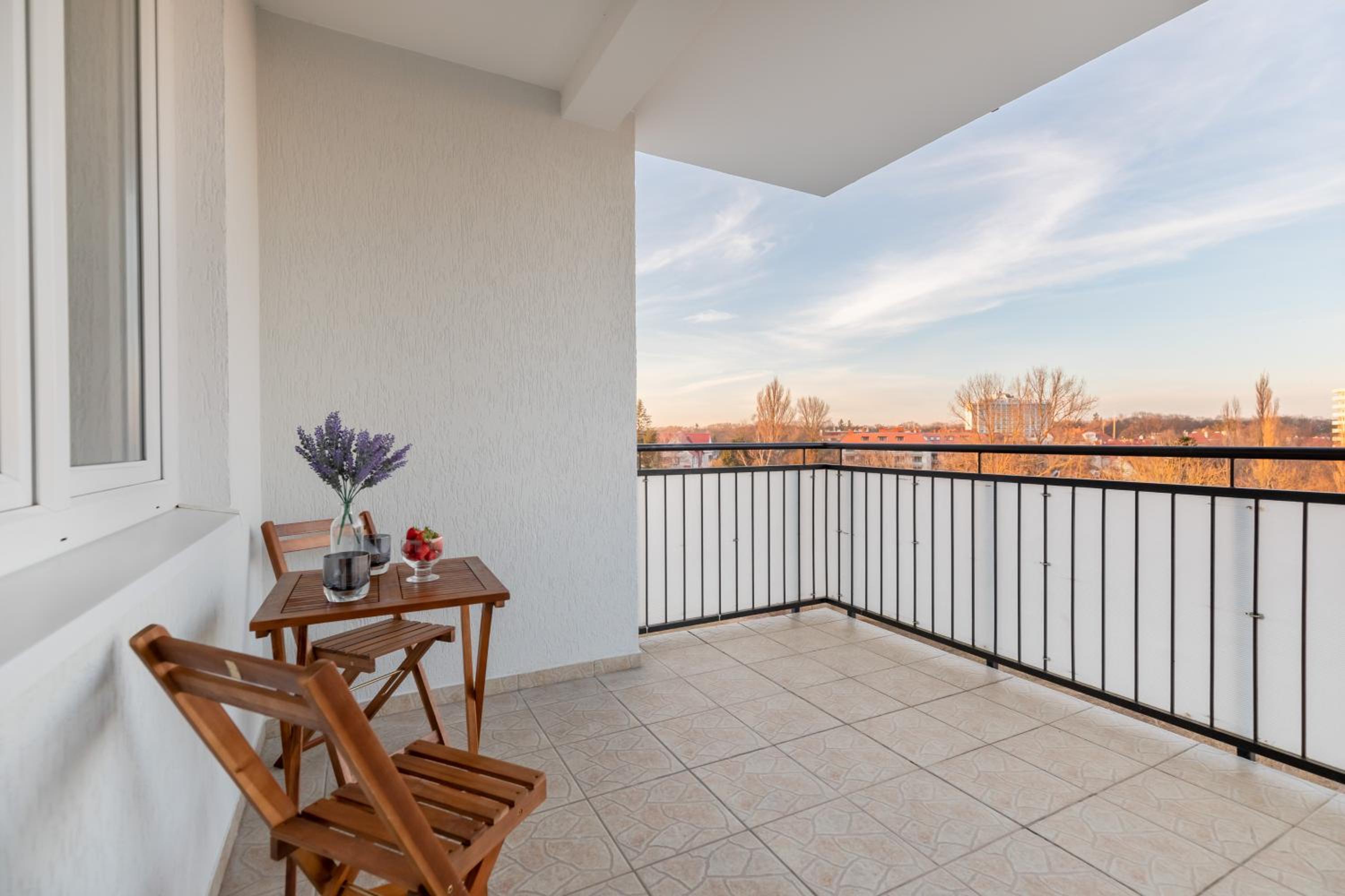 Apartament Okopowa by Renters view 2
