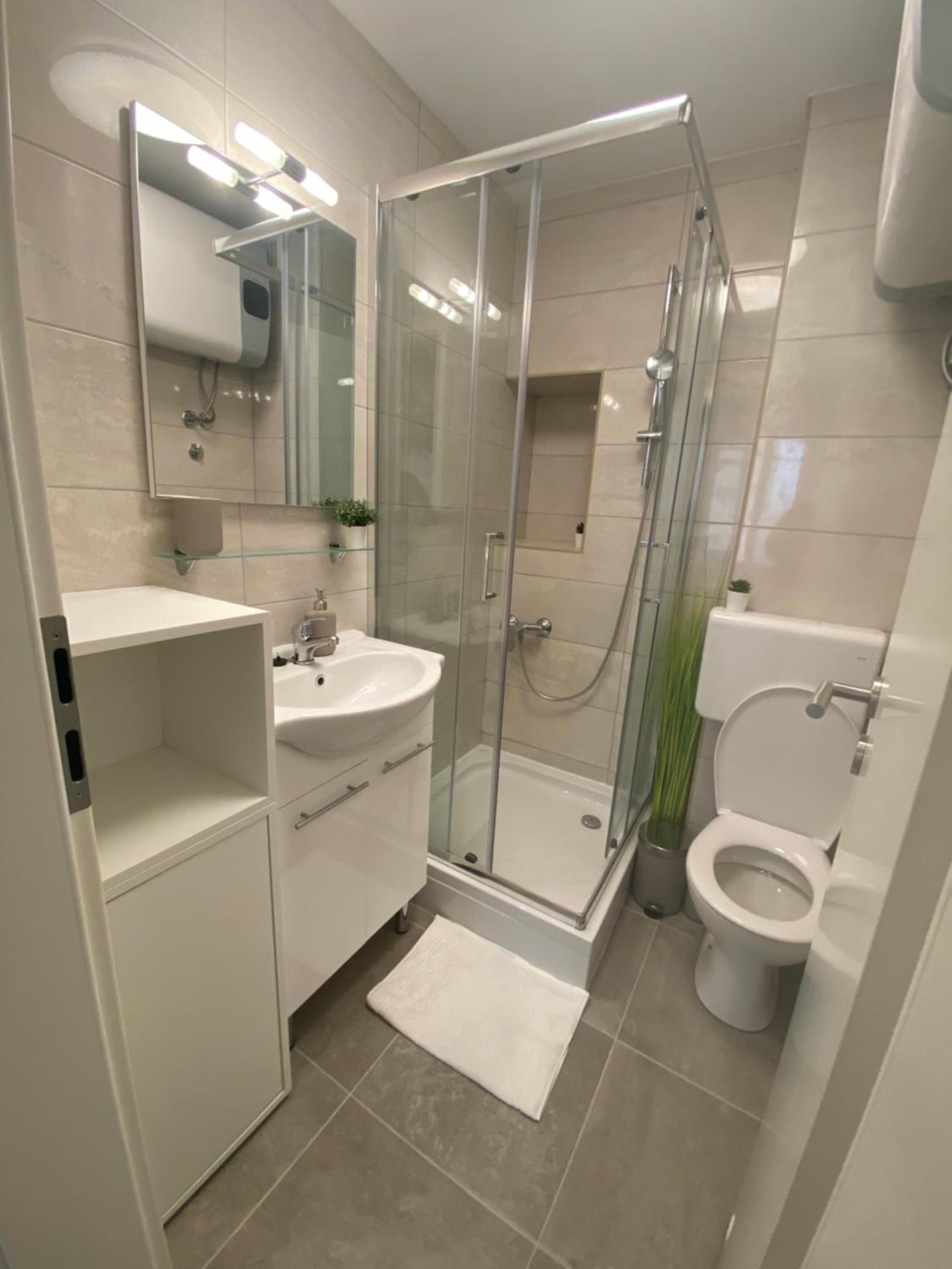 Jolly -Center Bright Apartment at Tartini Square