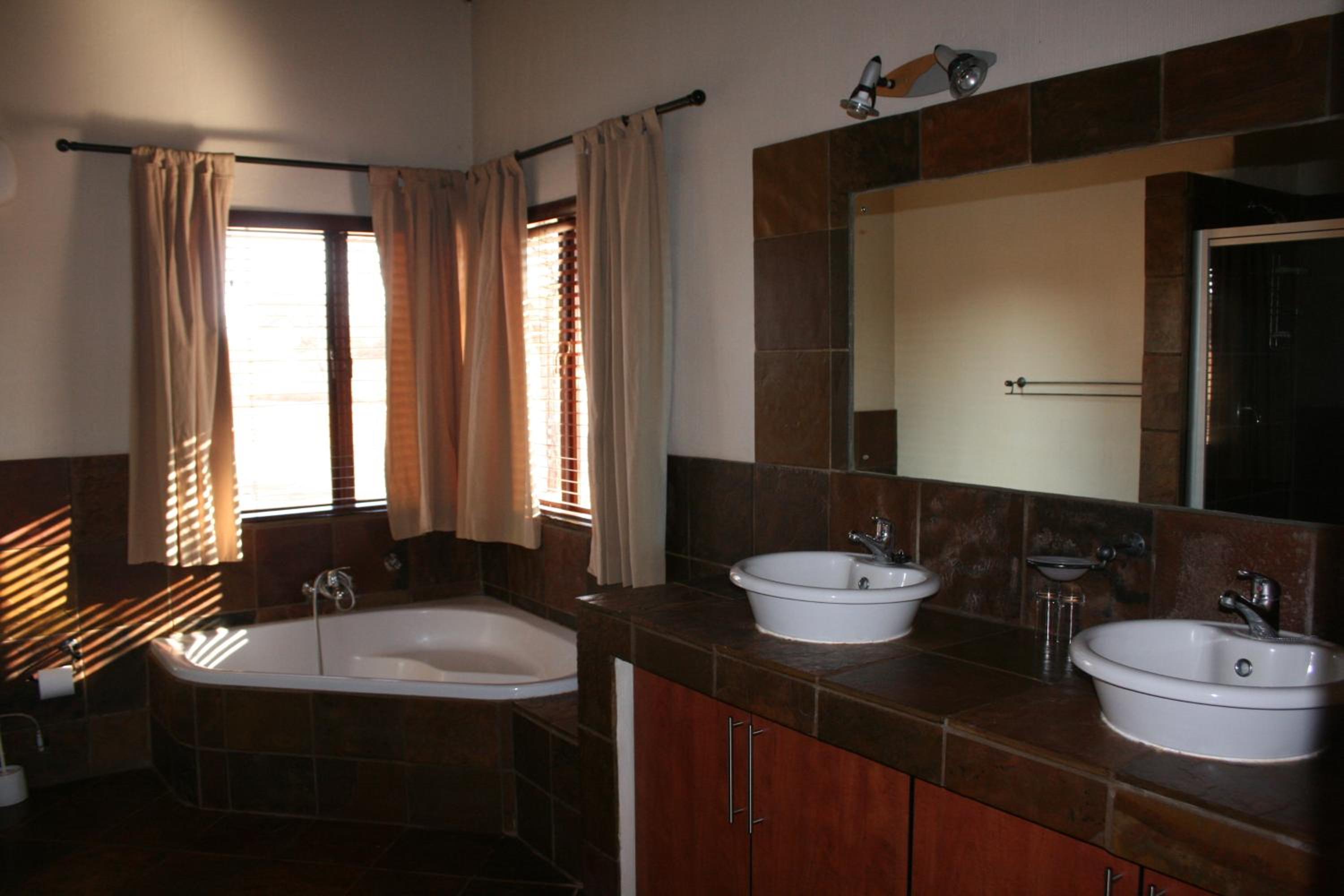 Makhato 84 Bush Lodge