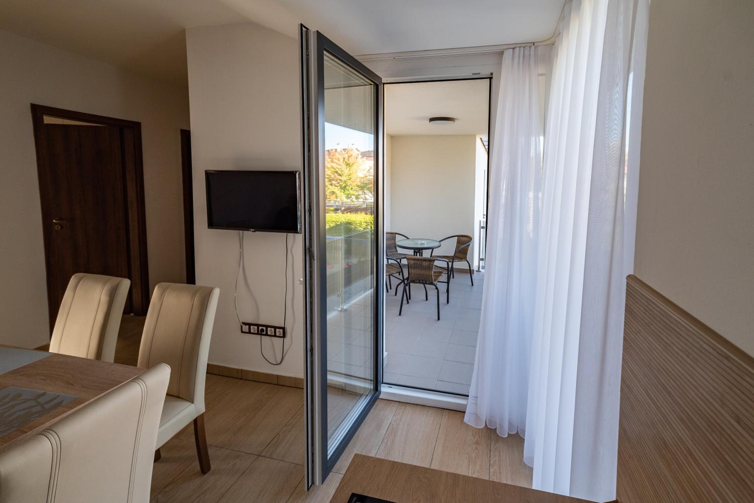 Golden Beach Apartments Siófok by BLTN