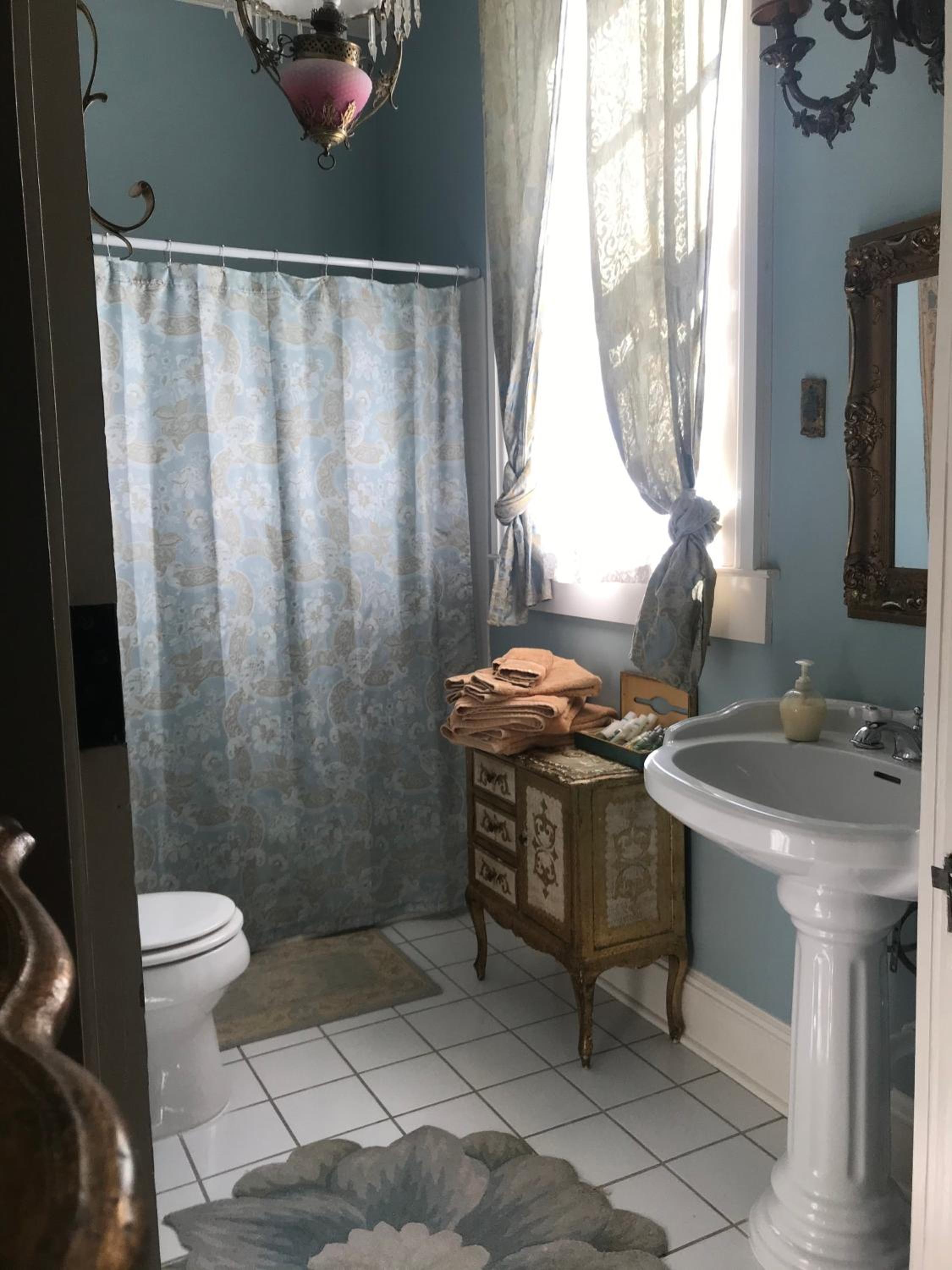 Shadowlawn Bed and Breakfast