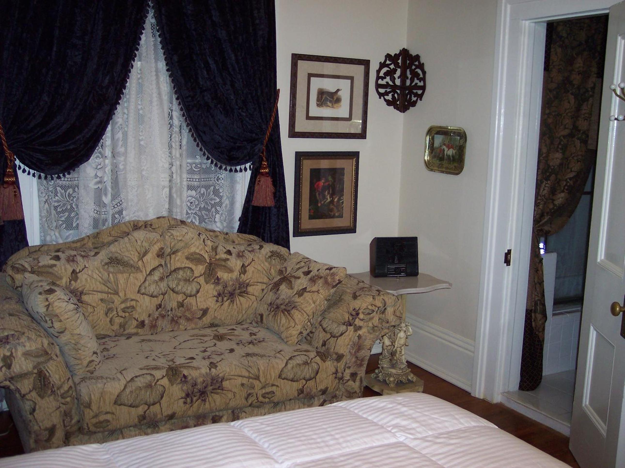 Shadowlawn Bed and Breakfast