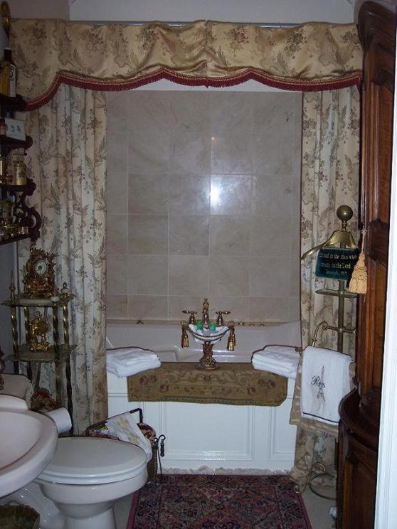 Shadowlawn Bed and Breakfast
