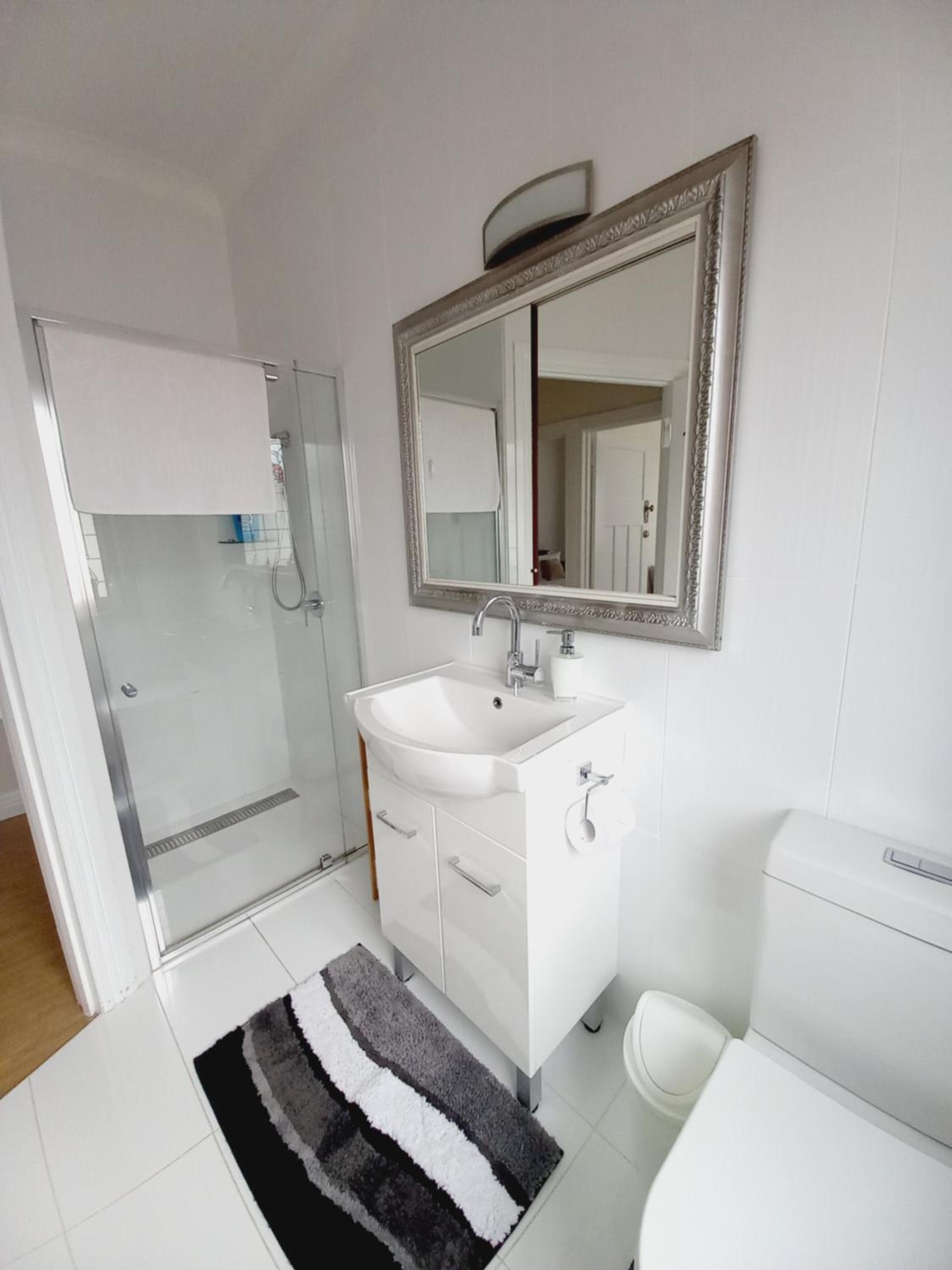 Warrnambool Vacations - Ocean Aspect and Central to CBD - CoSheirm Apartments On Merri - Property Image 10