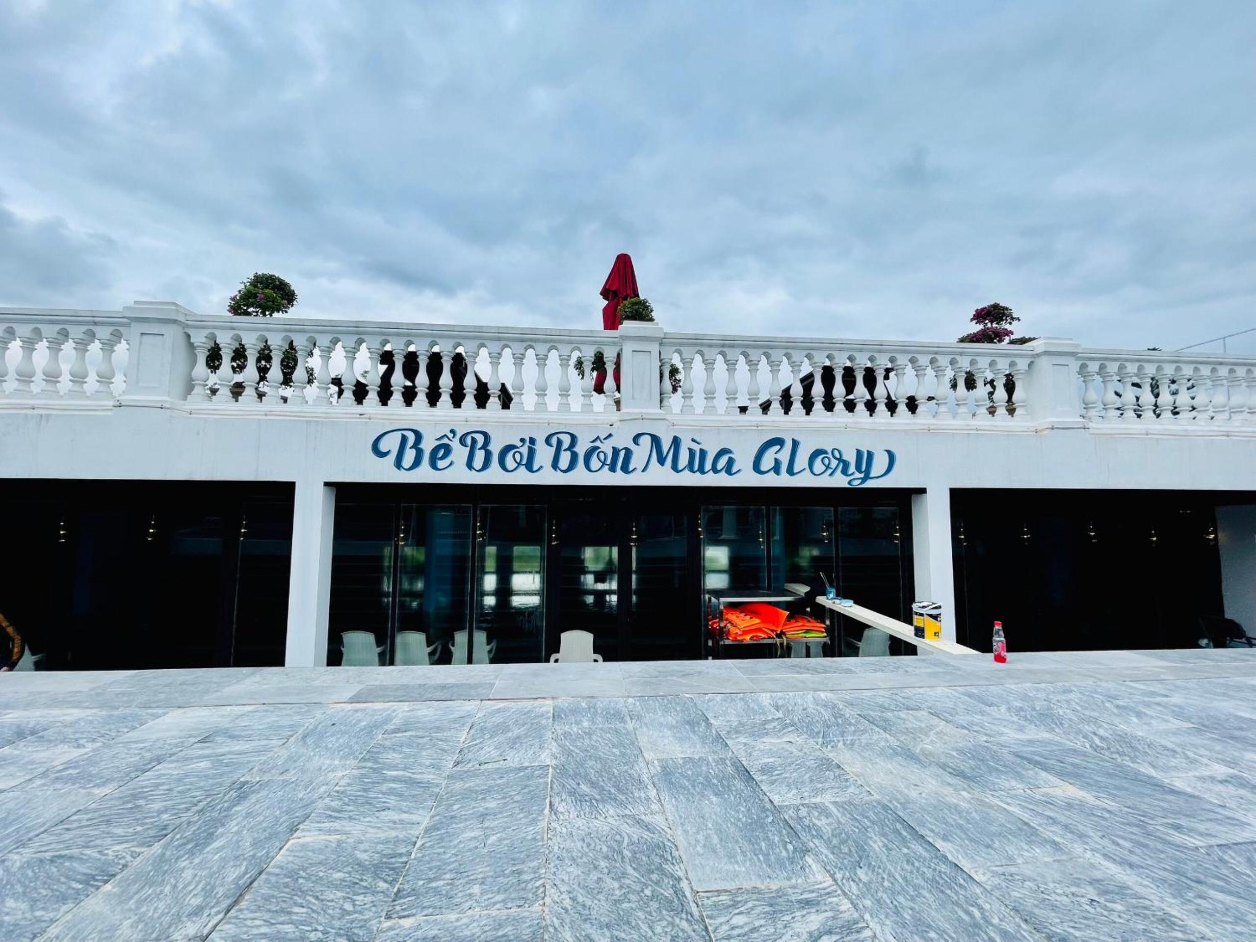 Glory Resort