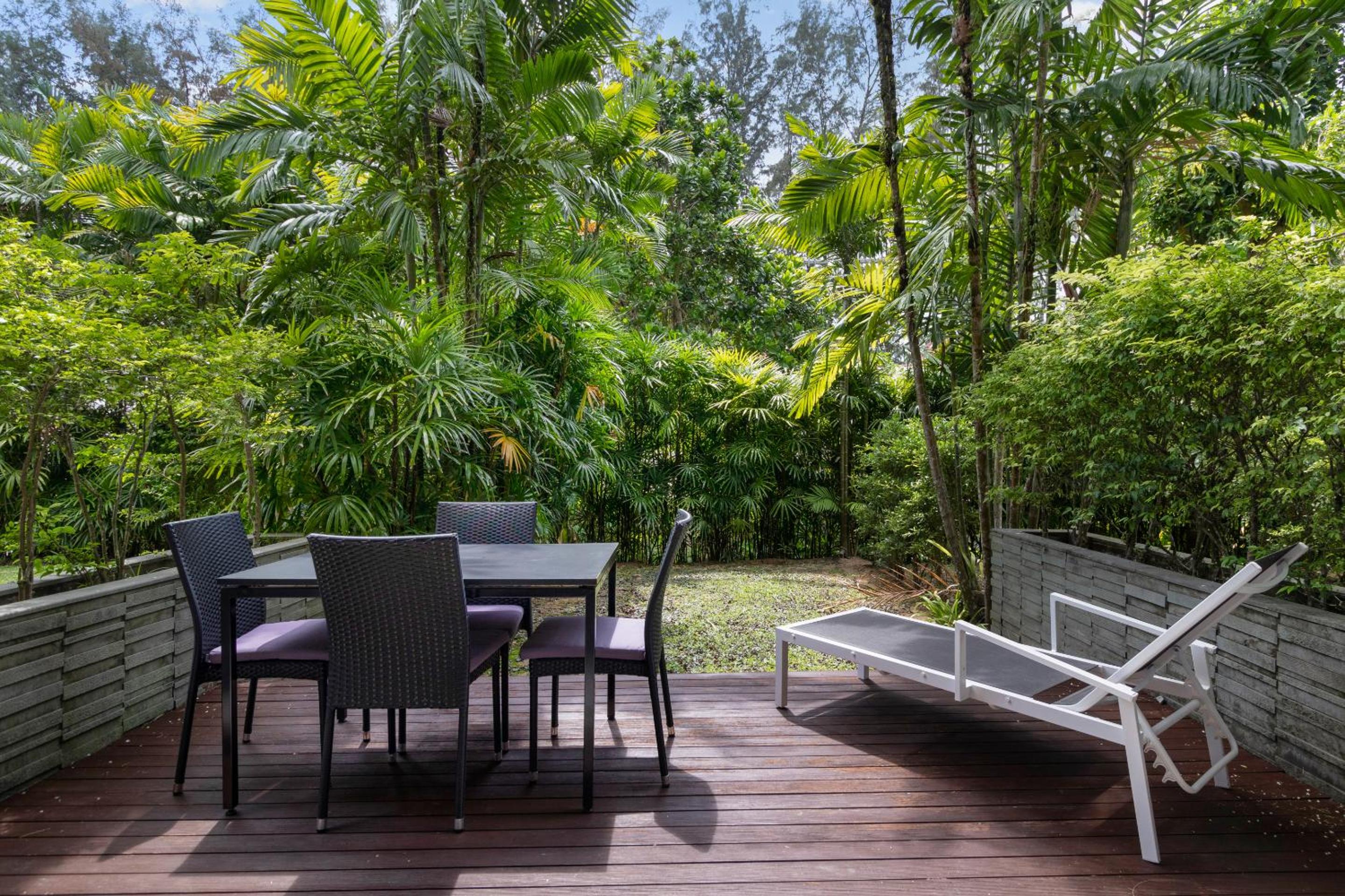 Nai Thon Beachfront Apartments