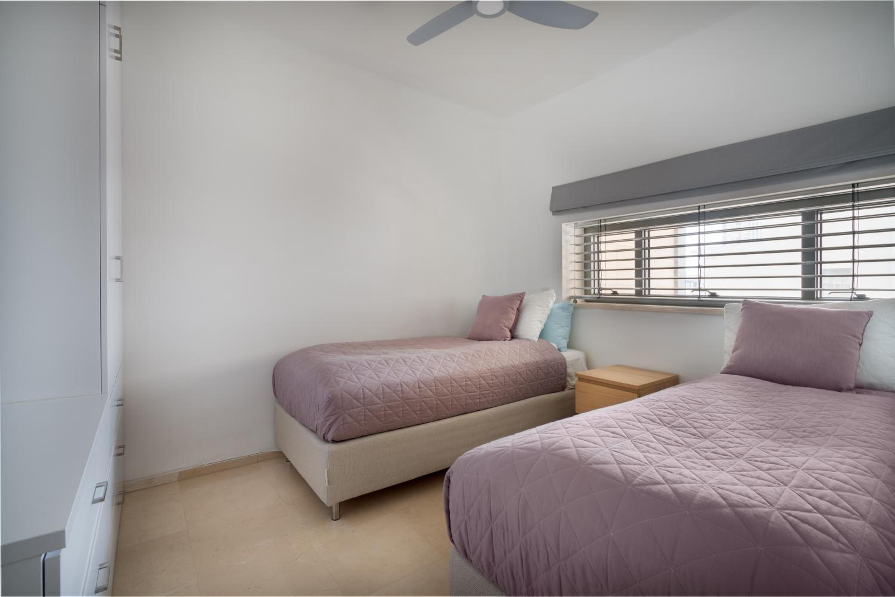 Relaxing 2 BR Apt with Parking view 5