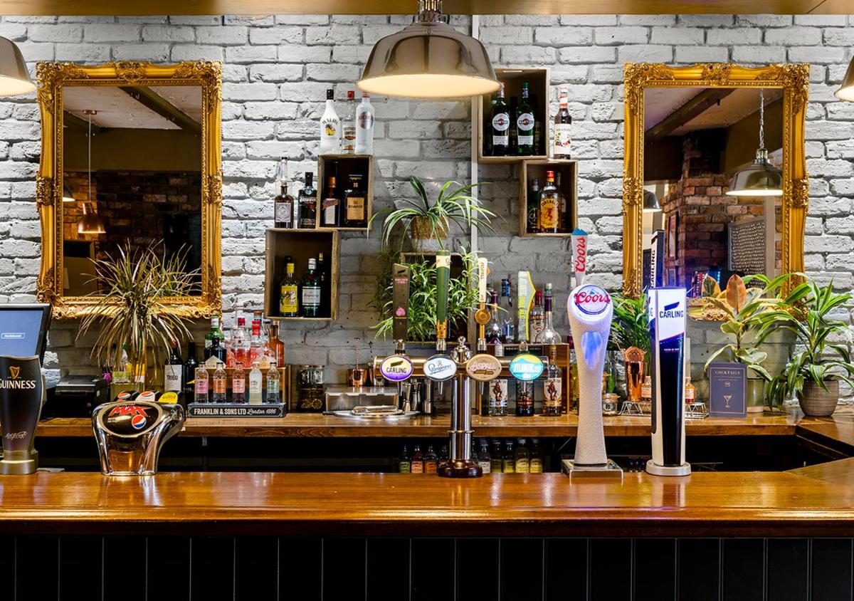bar