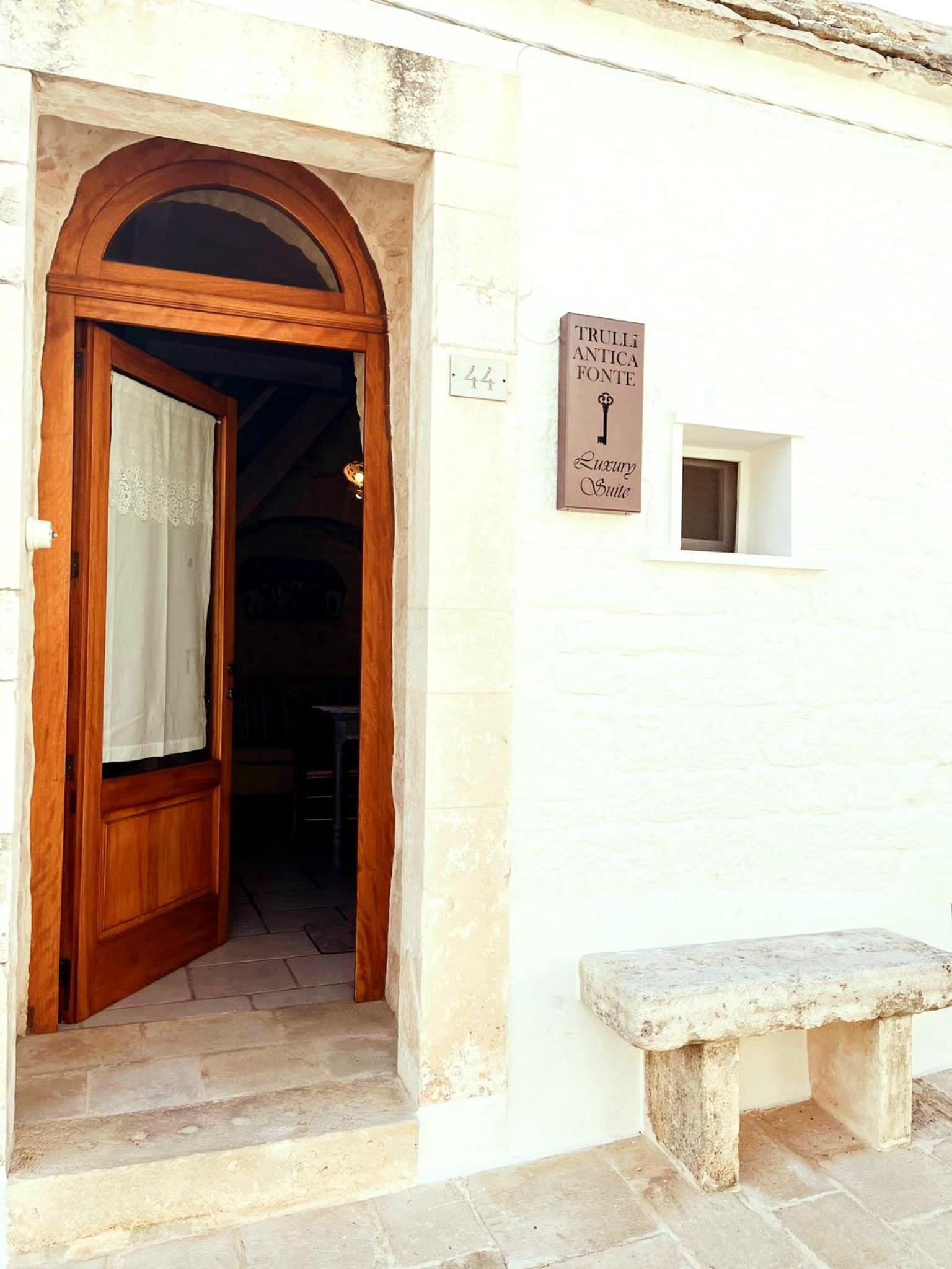 Trulli Antica Fonte Luxury Suite view 2