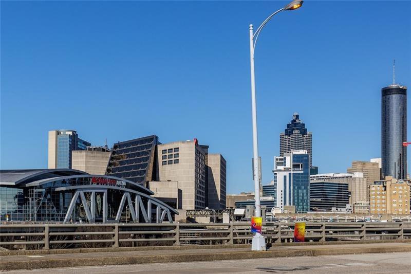 Trendy Castleberry Hill Condo- Walk to Mercedes Benz/ All Downtown Attractions view 4