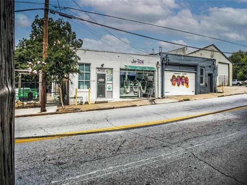 Trendy Castleberry Hill Condo- Walk to Mercedes Benz/ All Downtown Attractions view 5
