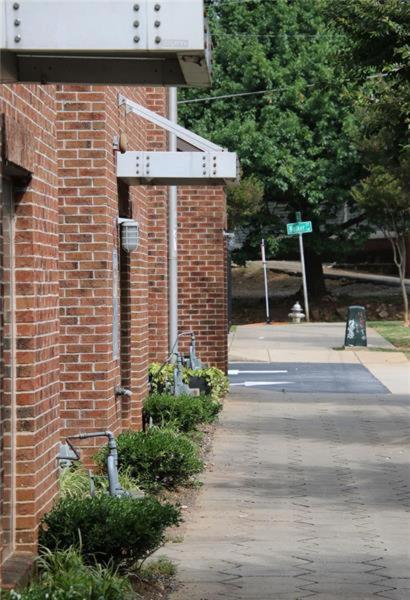 Trendy Castleberry Hill Condo- Walk to Mercedes Benz/ All Downtown Attractions view 3