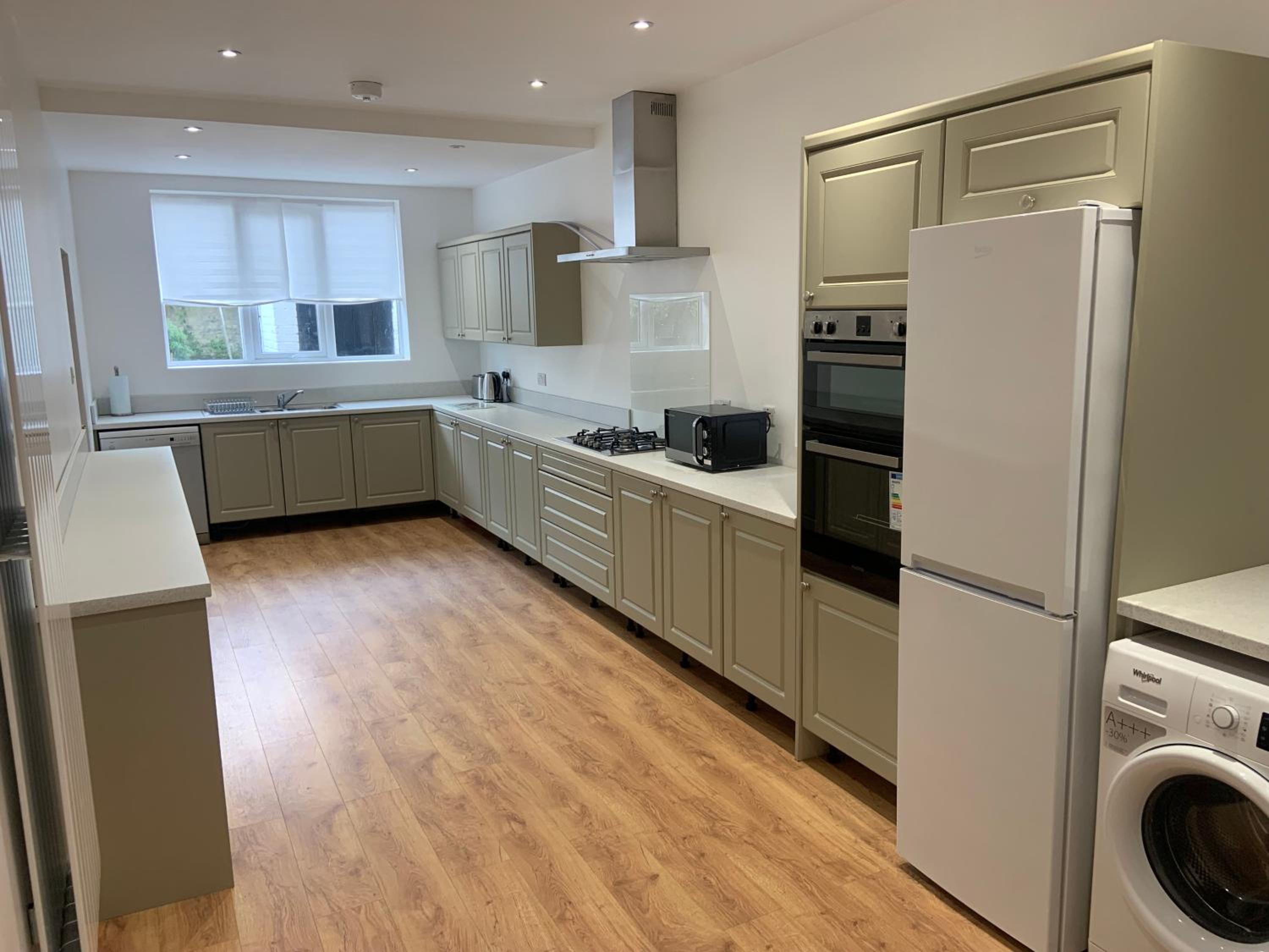 Entire Seaside Home, Sleeps 8, All en-suite rooms view 2