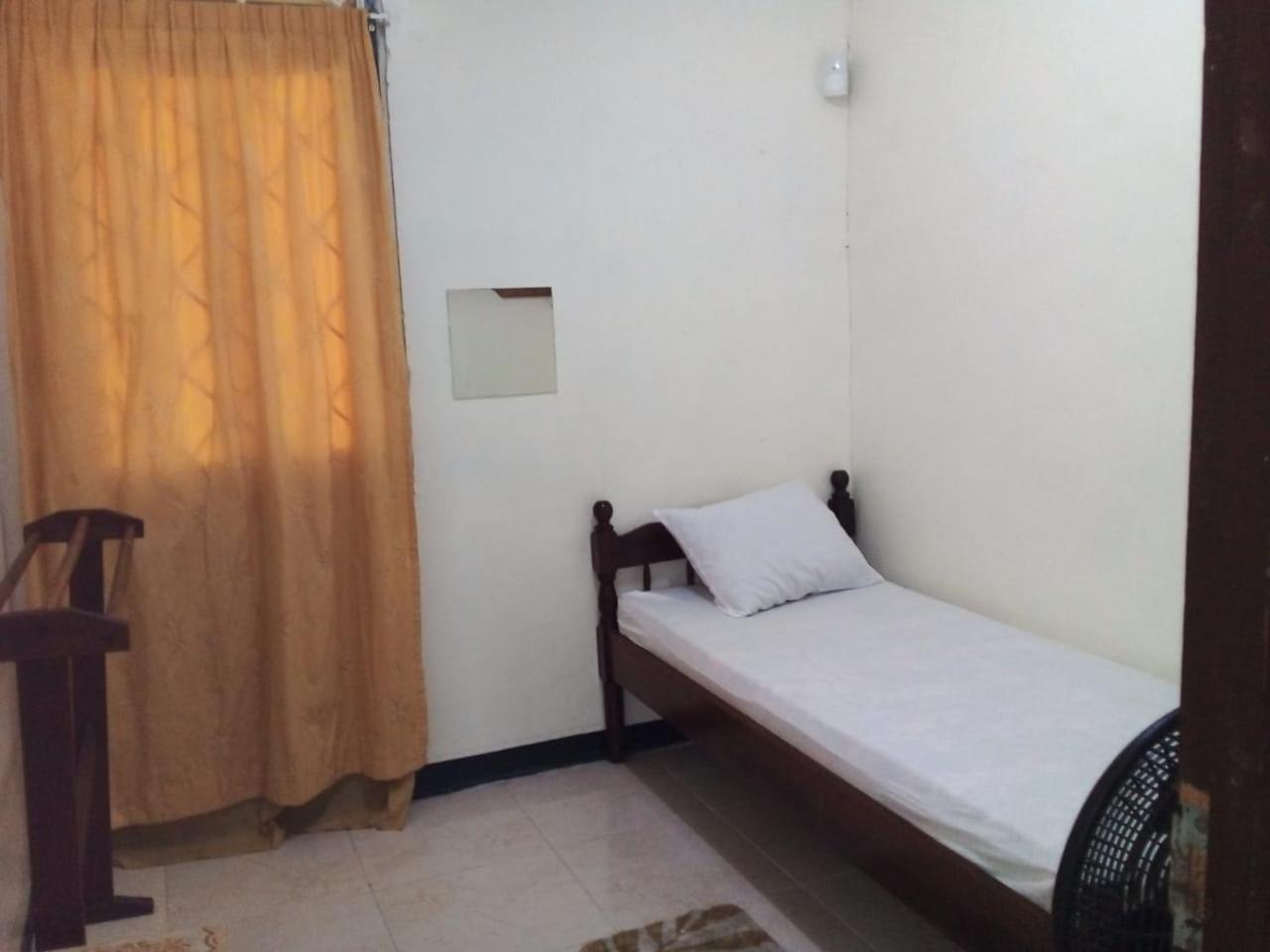 3 Bed House - Sleeps 4 - Parking - Wifi view 2