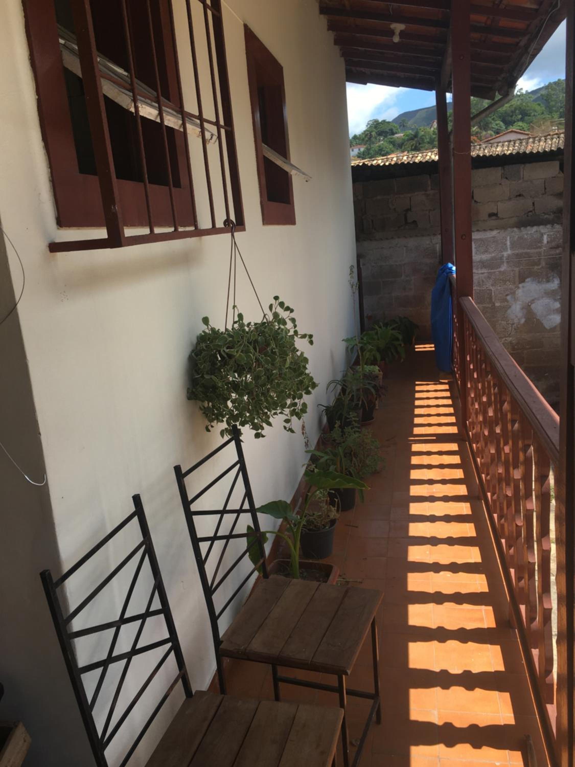 CASA RAIZ cama, café e prosa