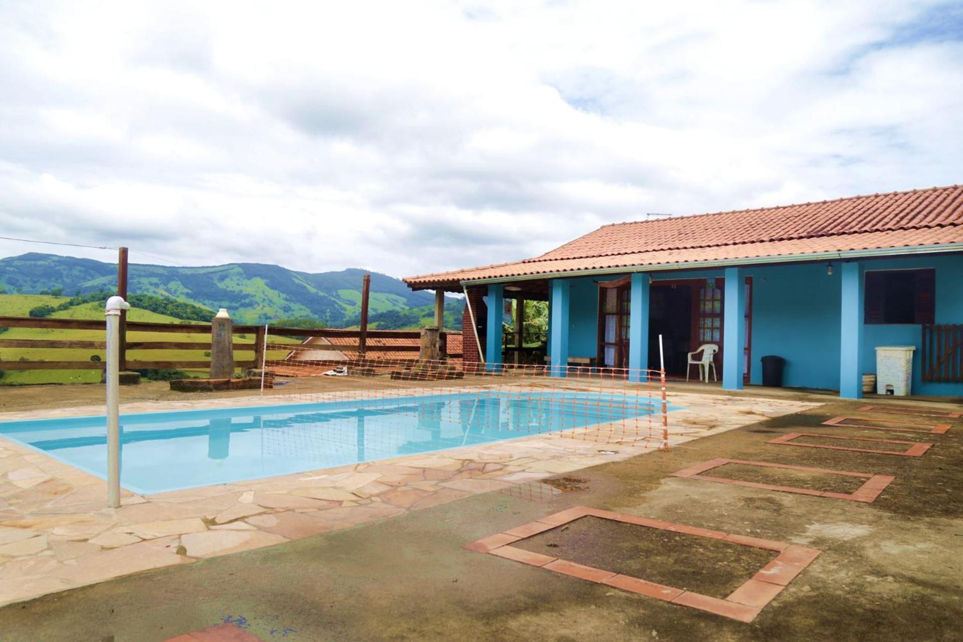 Incrivel chacara com pisc e churrasq em Extrema MG
