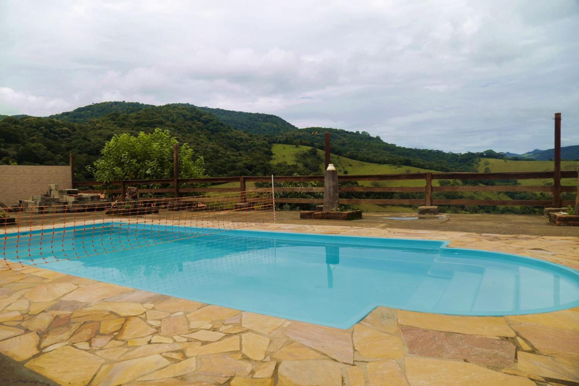 Incrivel chacara com pisc e churrasq em Extrema MG