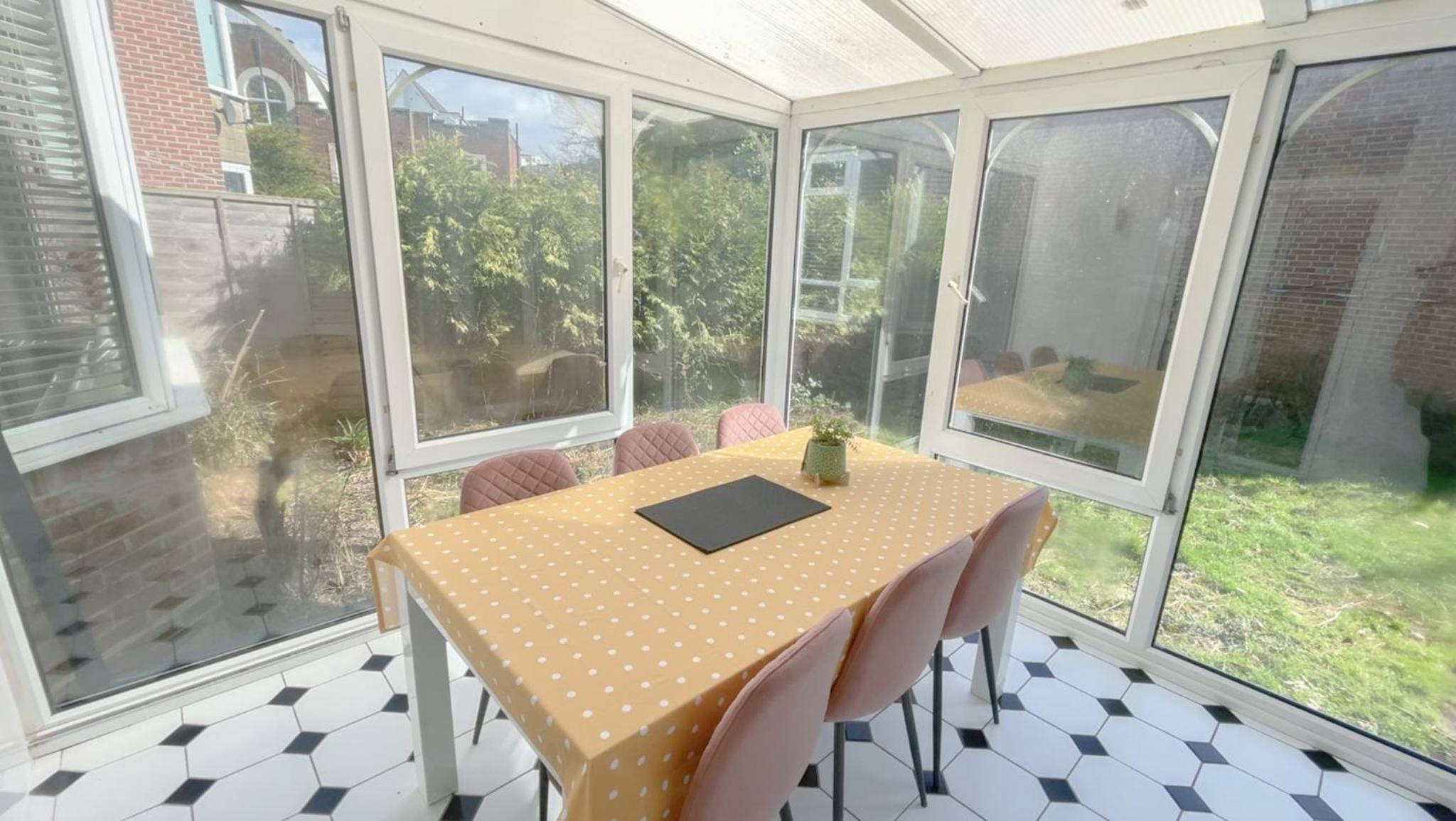 Large 3 Bedroom & 2 Bath - Ground Floor with Parking view 4