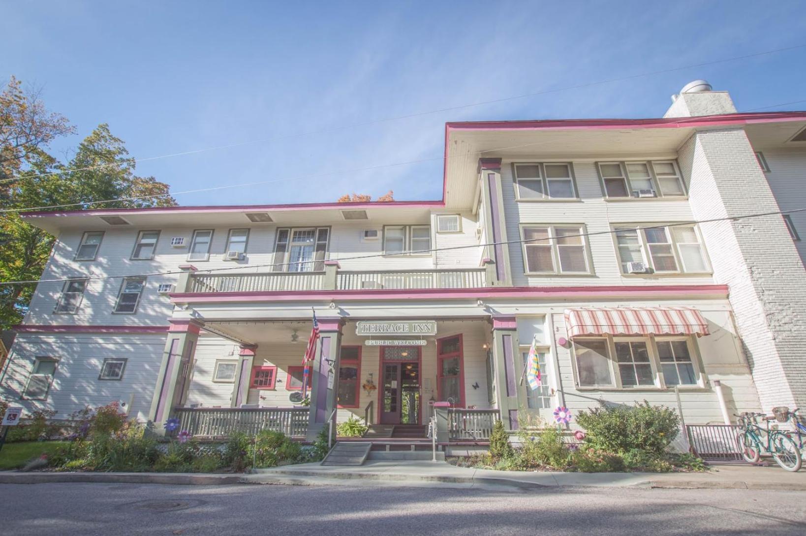 Hotel Terrace Inn and 1911 Restaurant