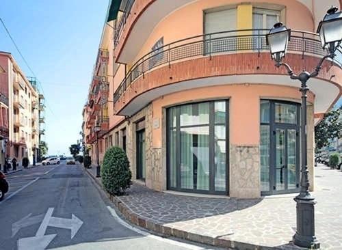 Hotel Mignon - Image 1