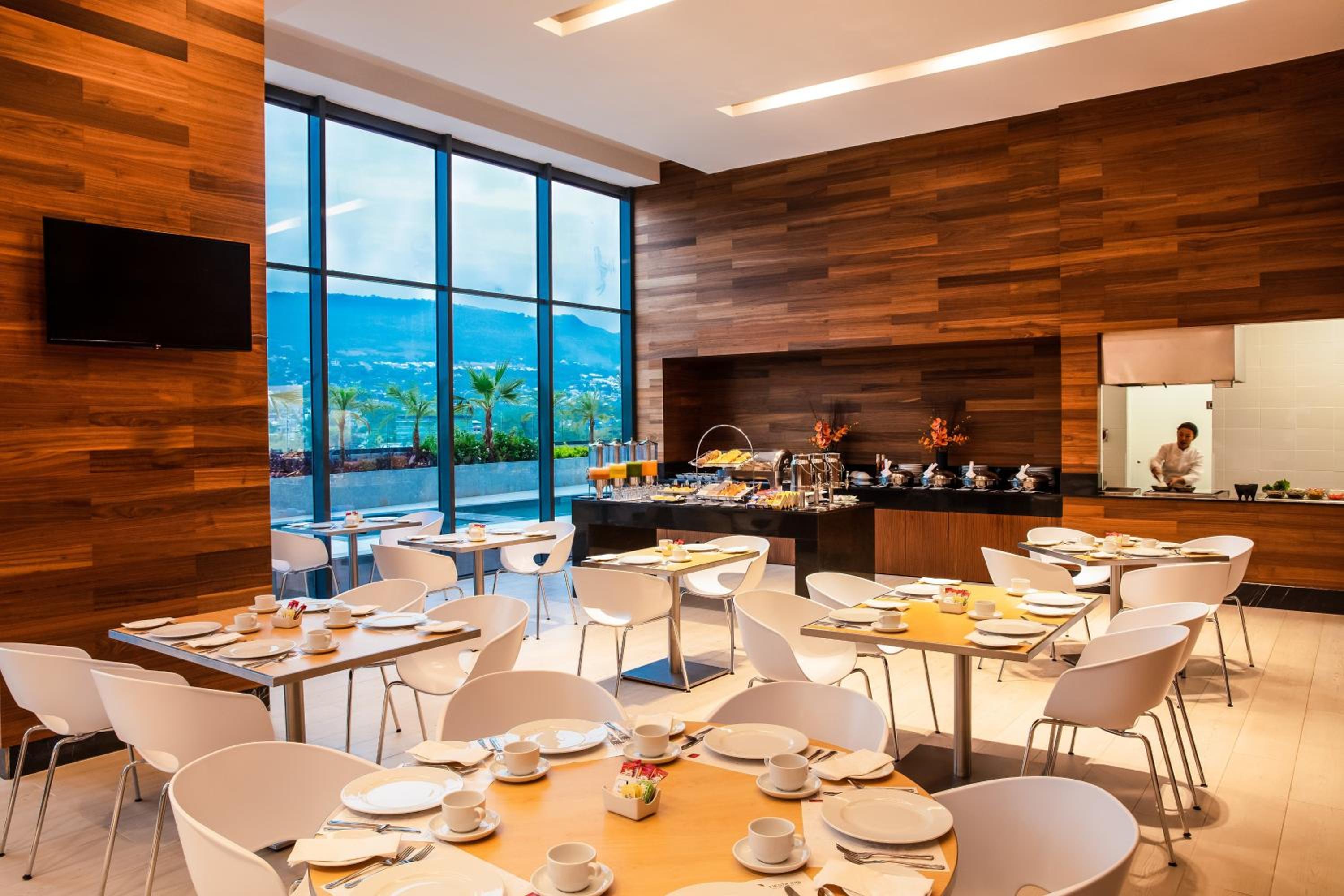 Tuxtla Gutierrez Vacations - Fiesta Inn Tuxtla Fashion Mall - Property Image 2