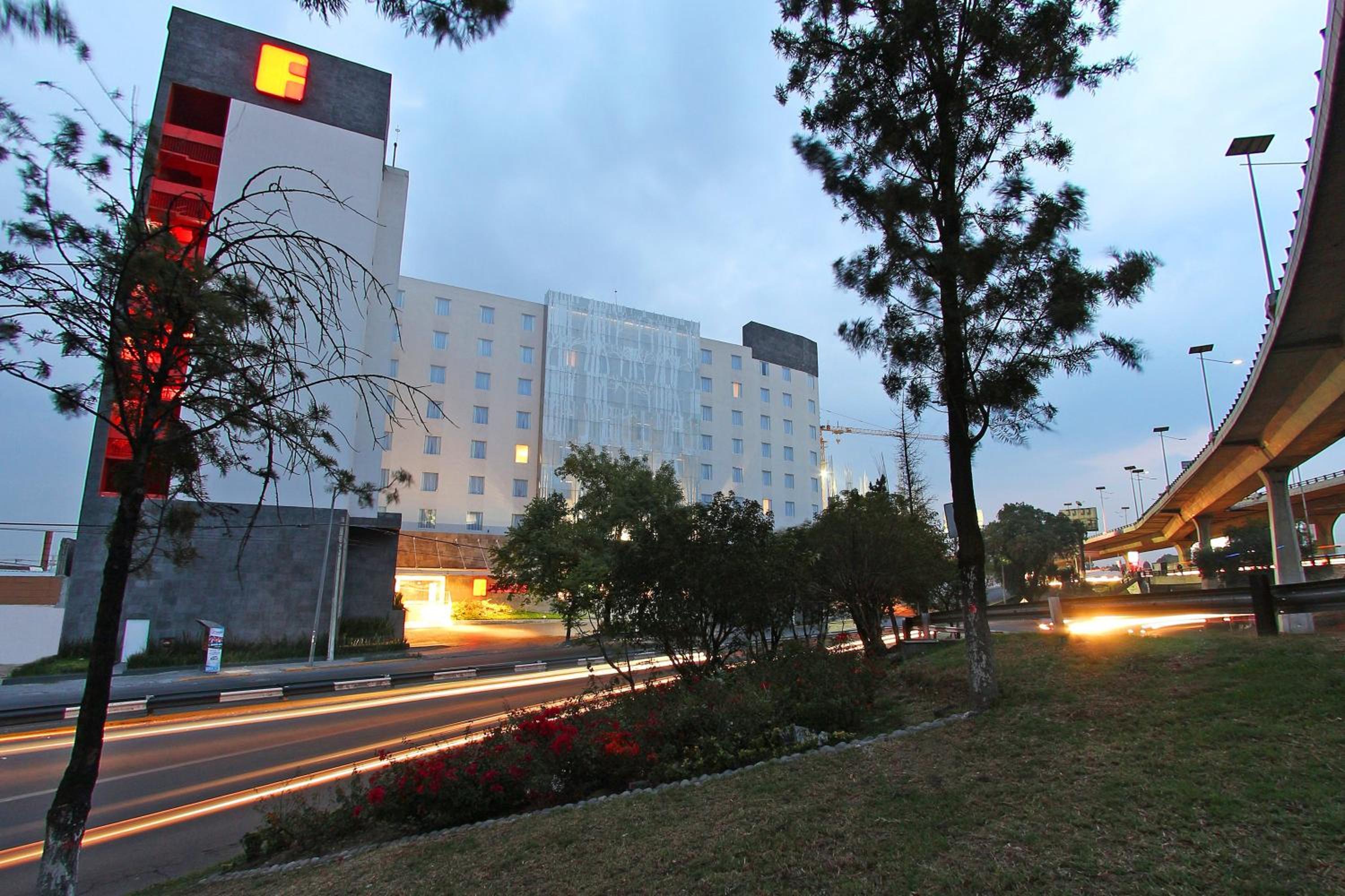 Hotel Fiesta Inn Naucalpan - Image 1